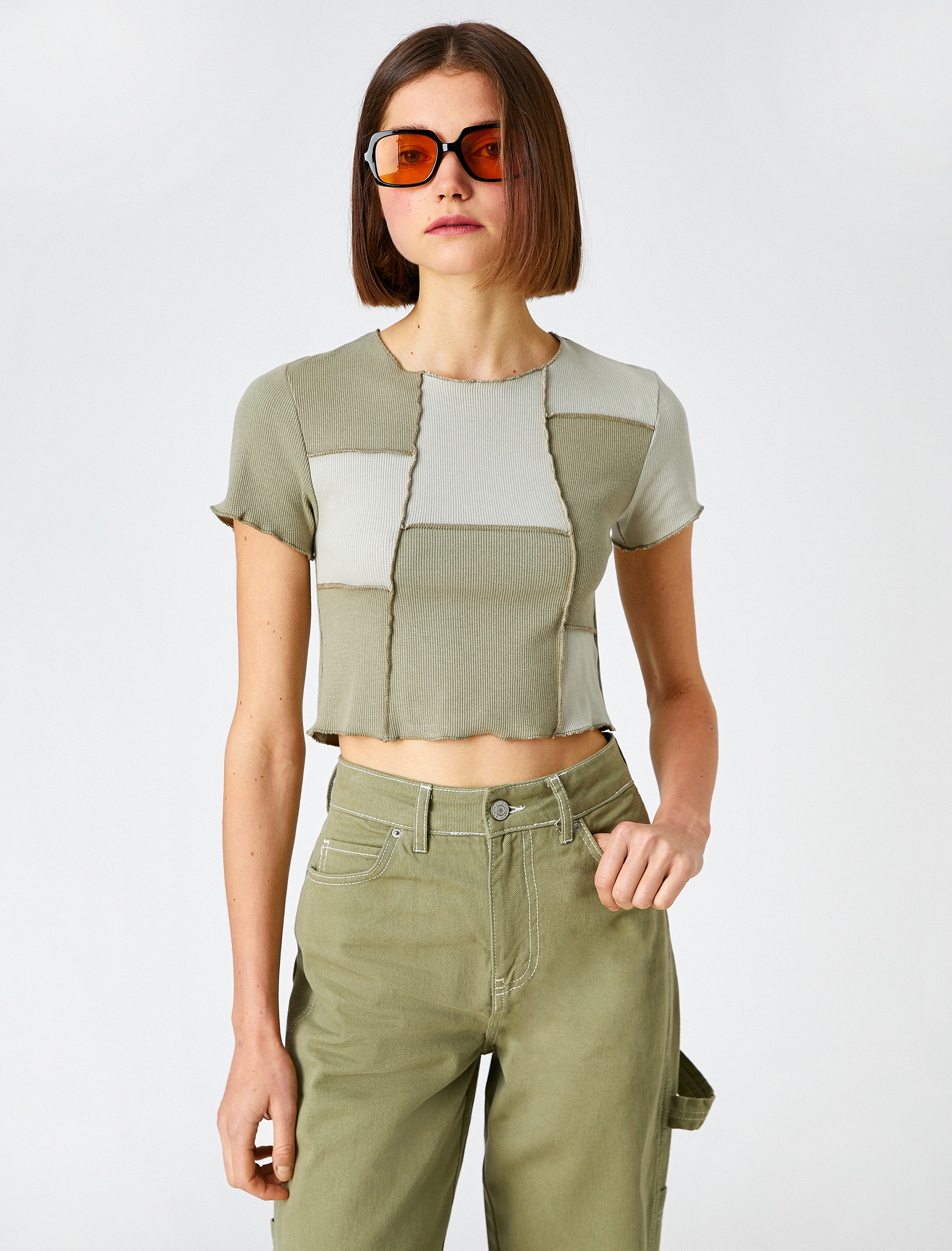   Crop Tişört Dikiş Detaylı Kısa Kollu Bisiklet Yaka Pamuklu