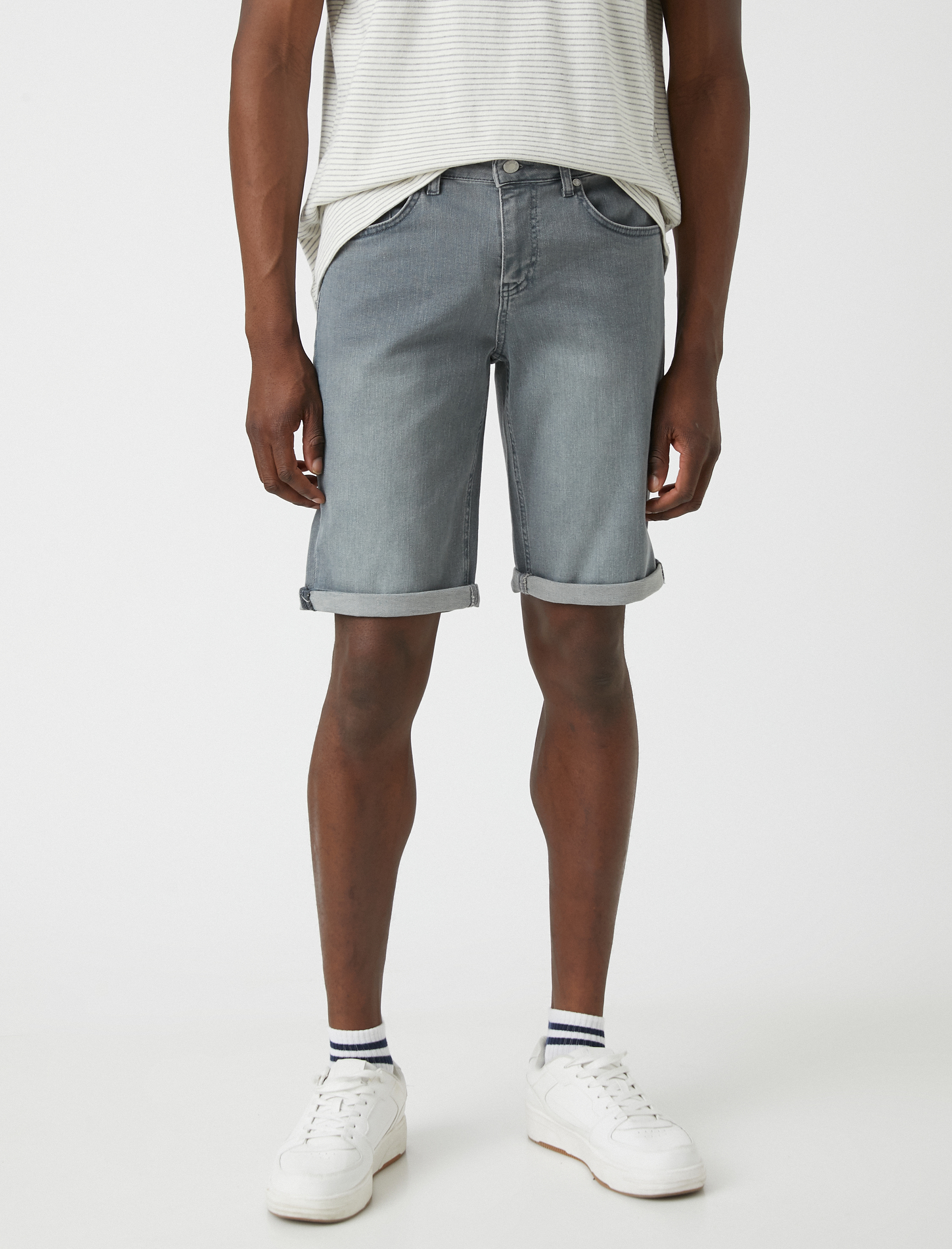   Katlı Paça Kot Şort