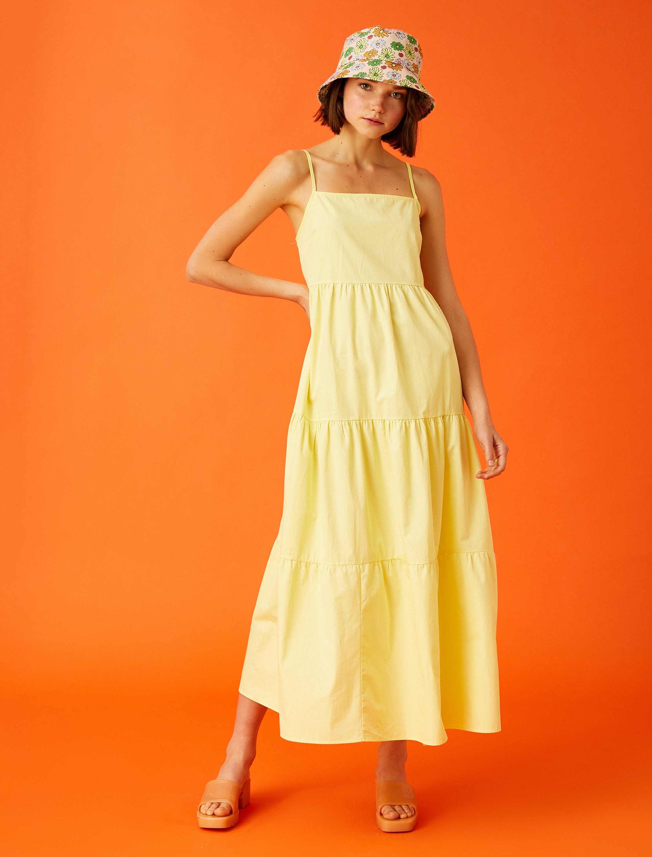   Katlı Uzun Elbise İnce Askılı Kare Yaka