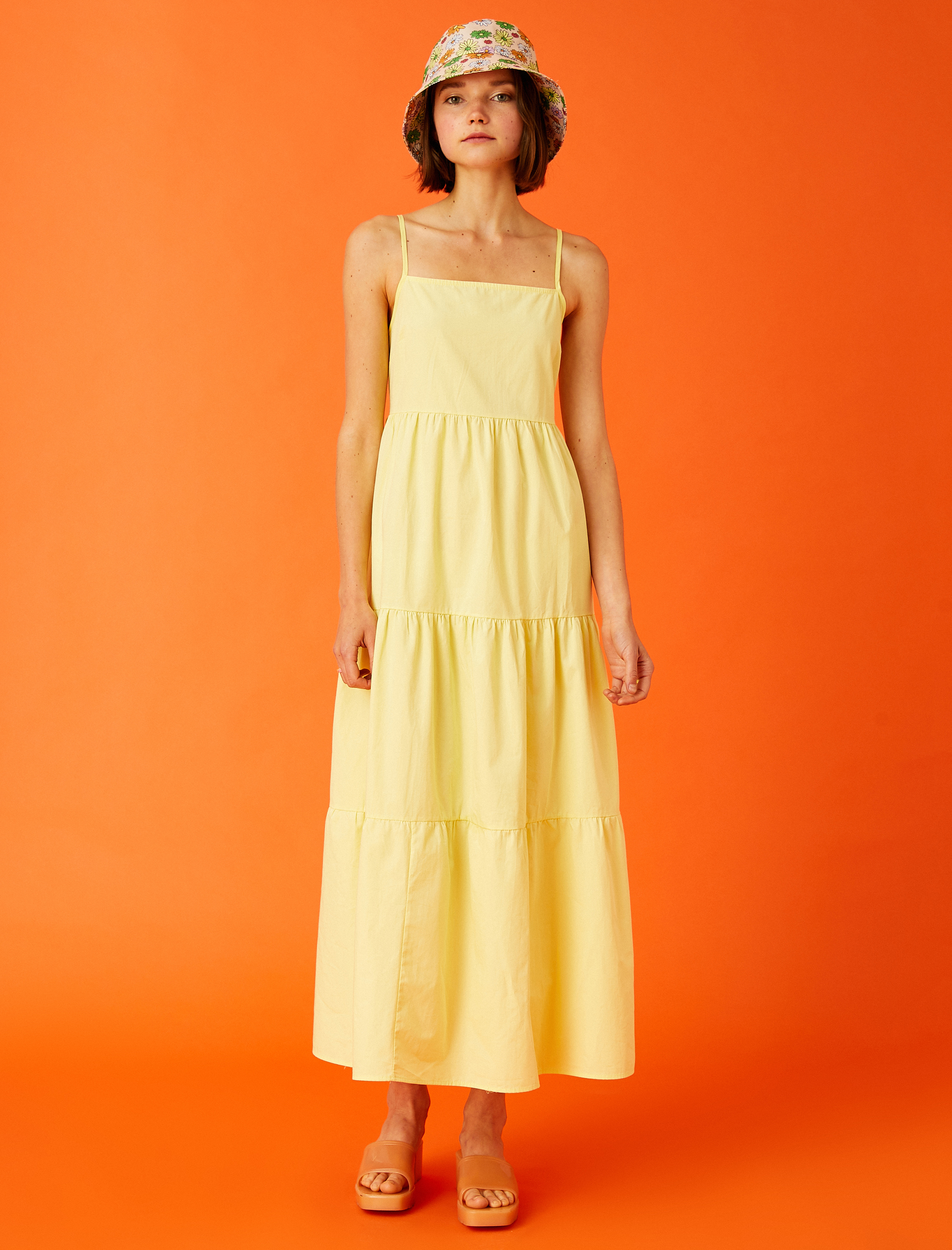   Katlı Uzun Elbise İnce Askılı Kare Yaka