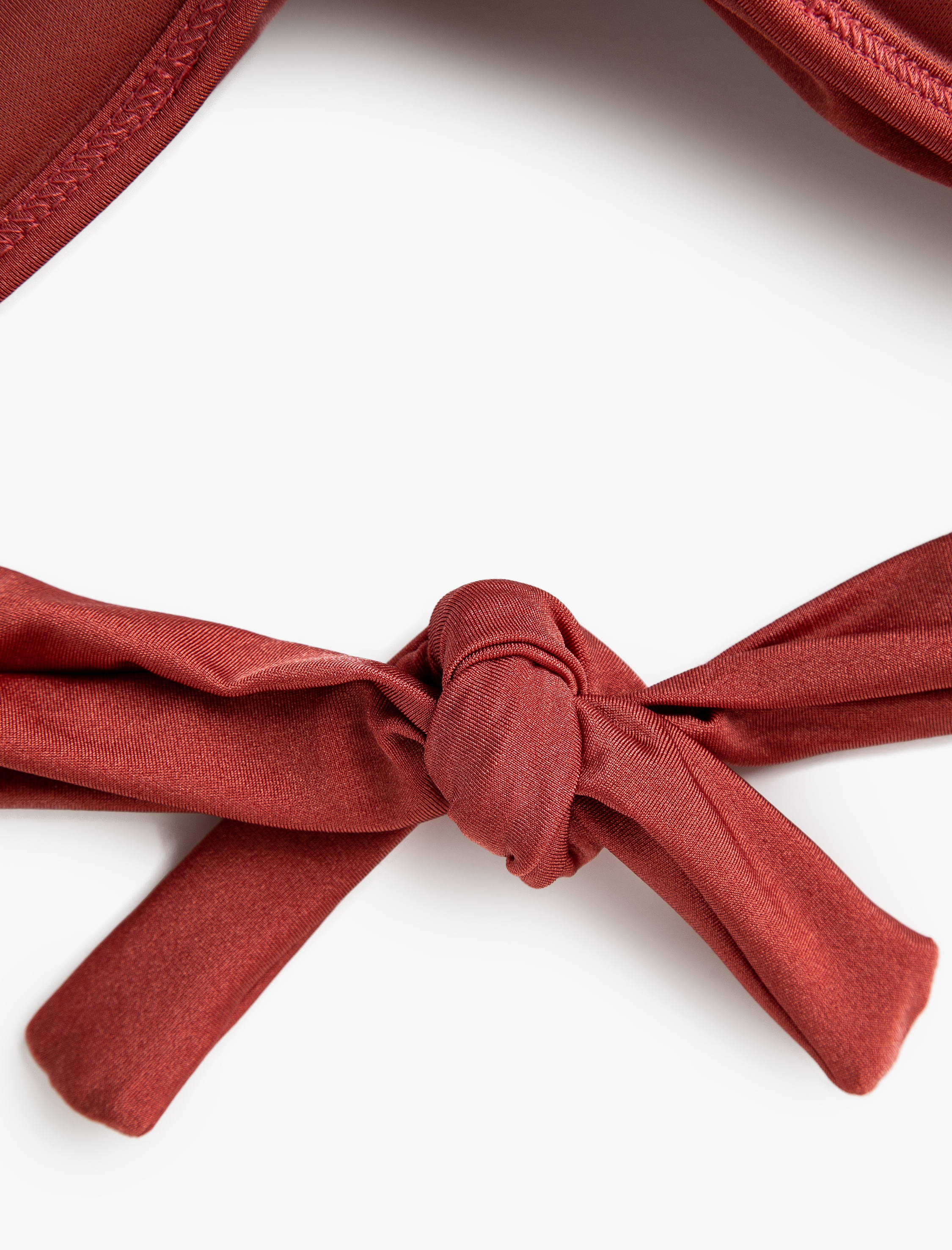   İpli Çapraz Bikini Üstü