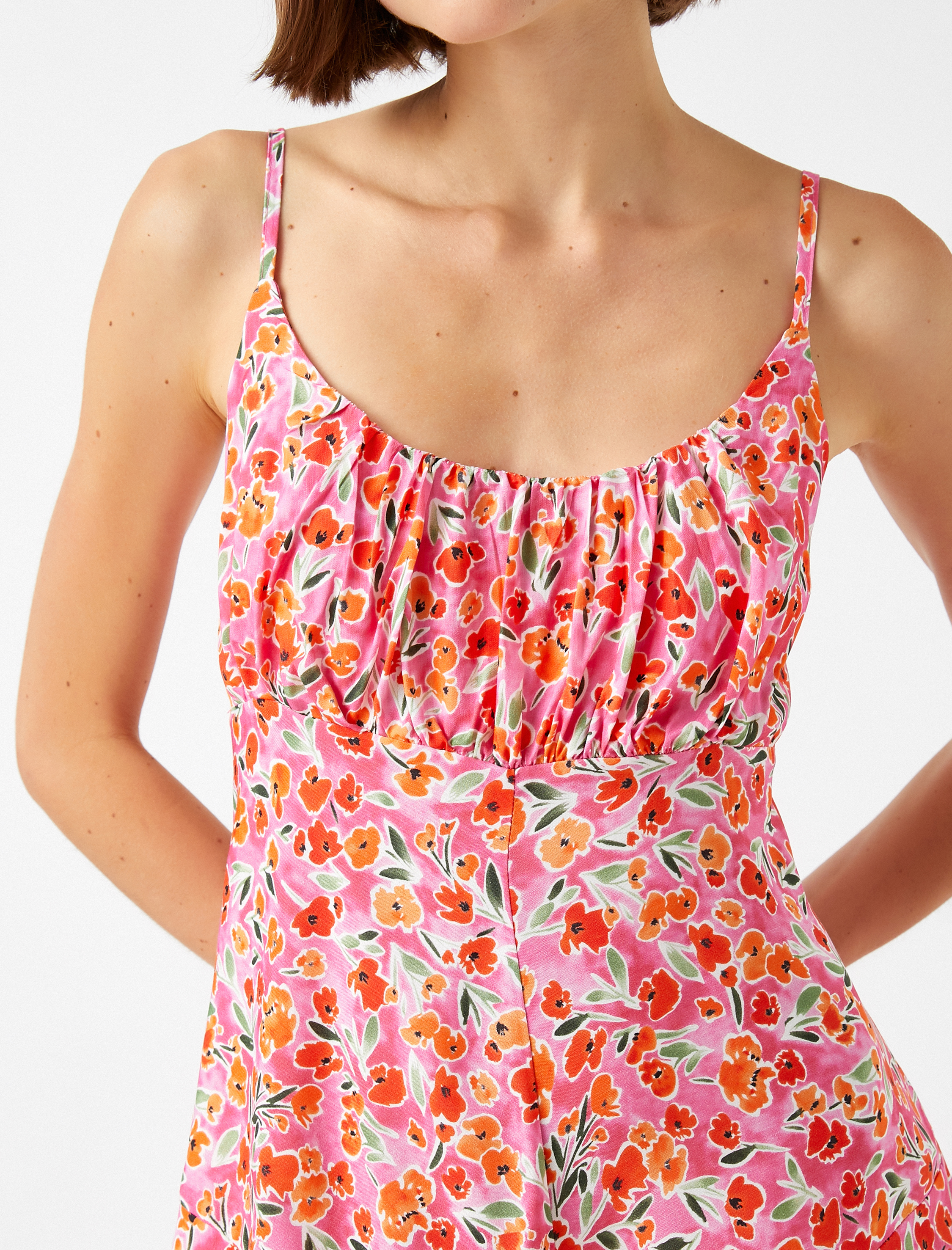 Şort Tulum Çiçekli İnce Askılı U Yaka