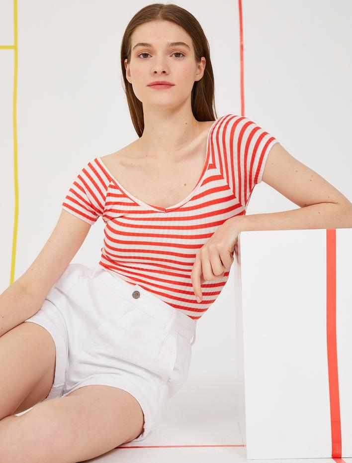  Çizgili Tişört