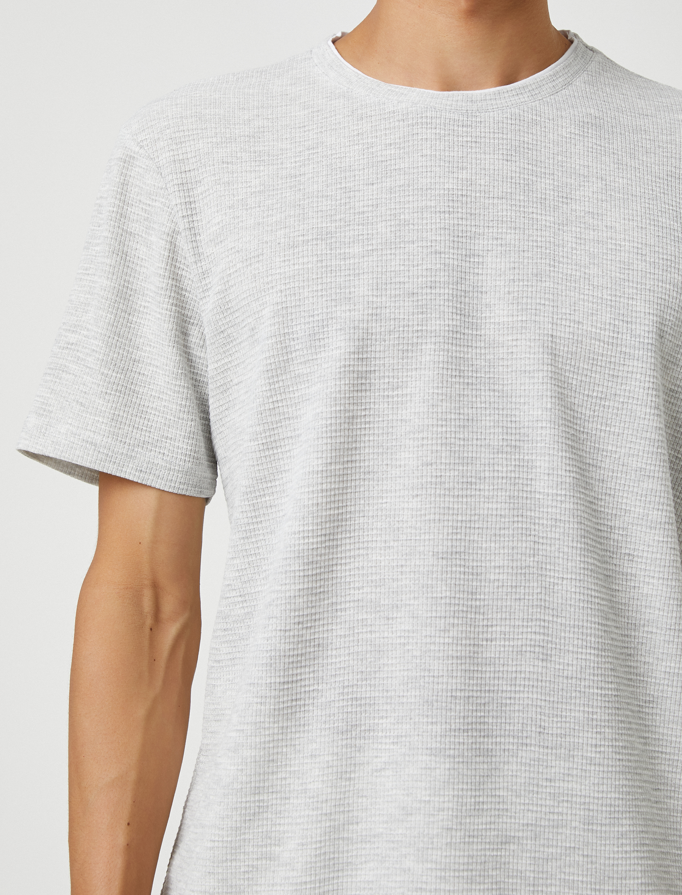   Basic Dokuma Tişört Bisiklet Yaka Kısa Kollu Dar Kesim