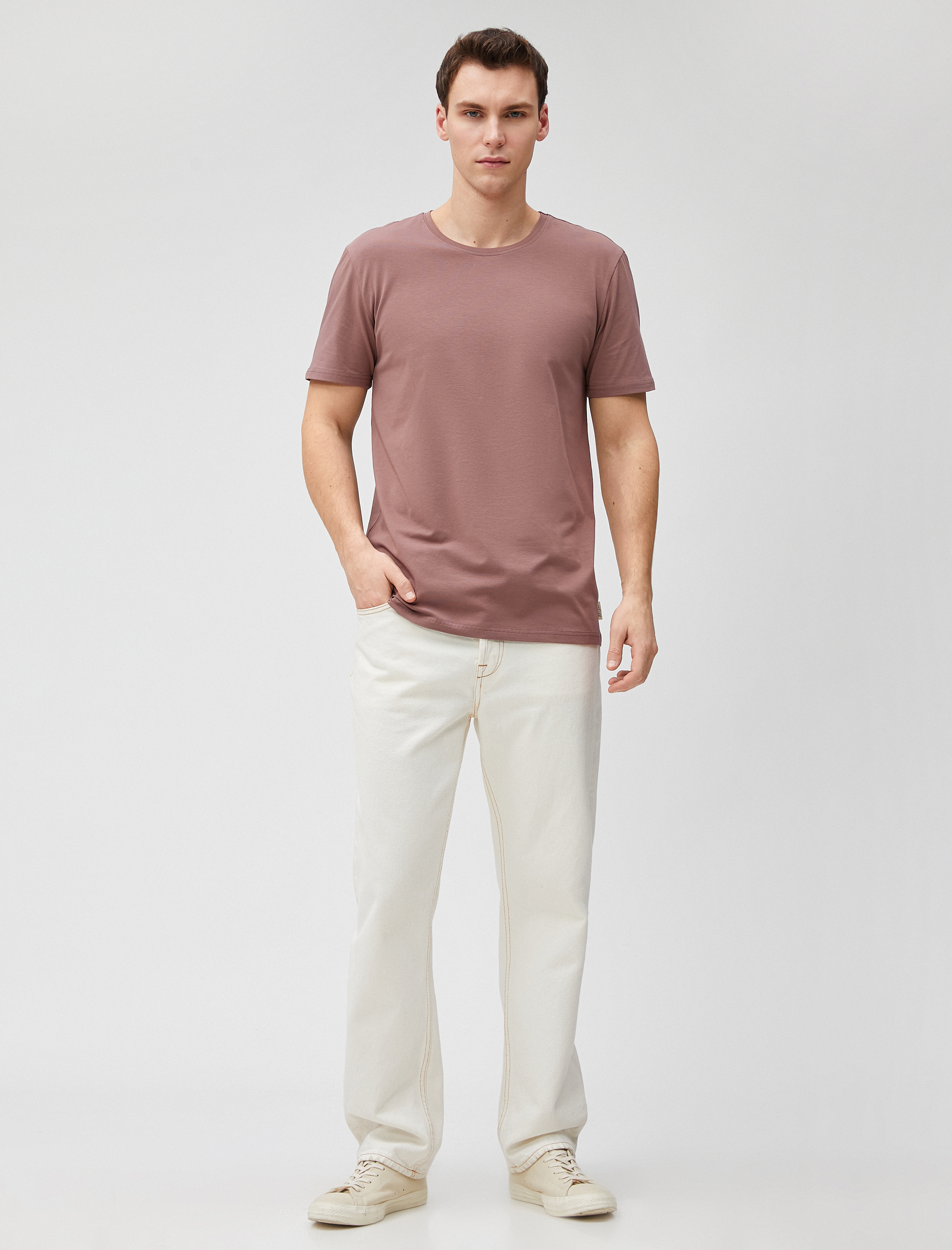   Basic Tişört Etiket Detaylı Kısa Kollu Bisiklet Yaka Pamuklu