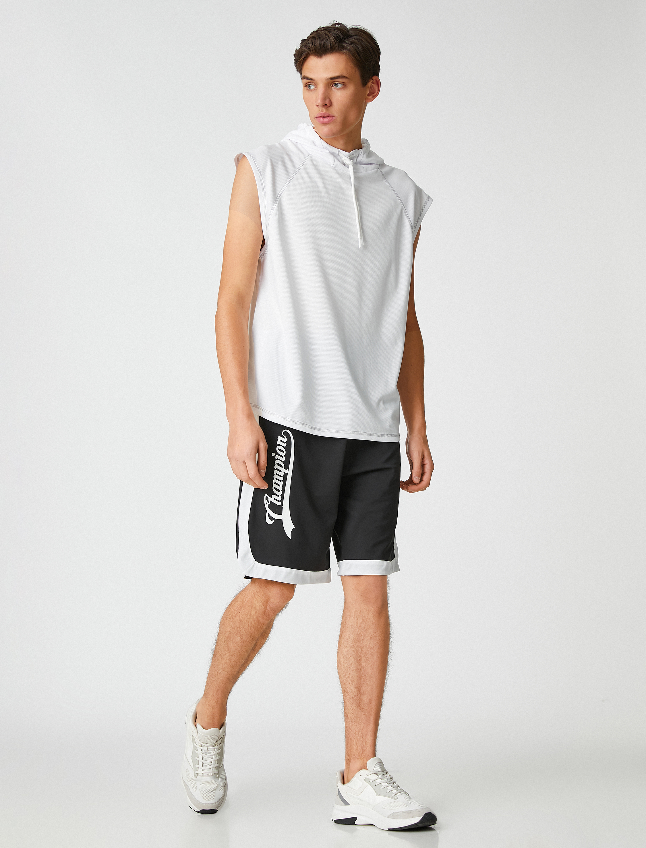   Sporcu Atleti Kapşonlu Dikiş Detaylı Kolsuz