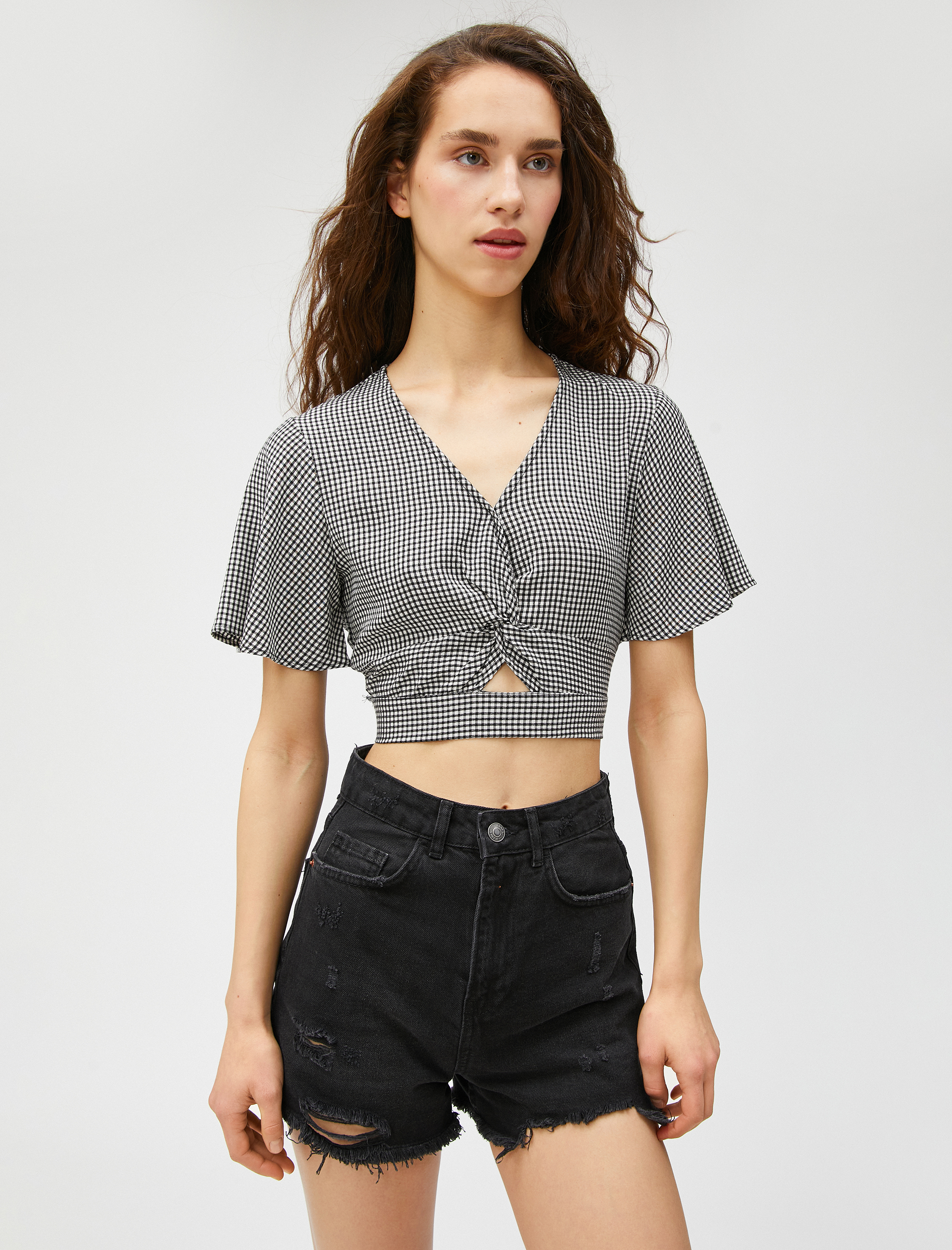   Crop Bluz V Yaka Pencere Detaylı V Yaka