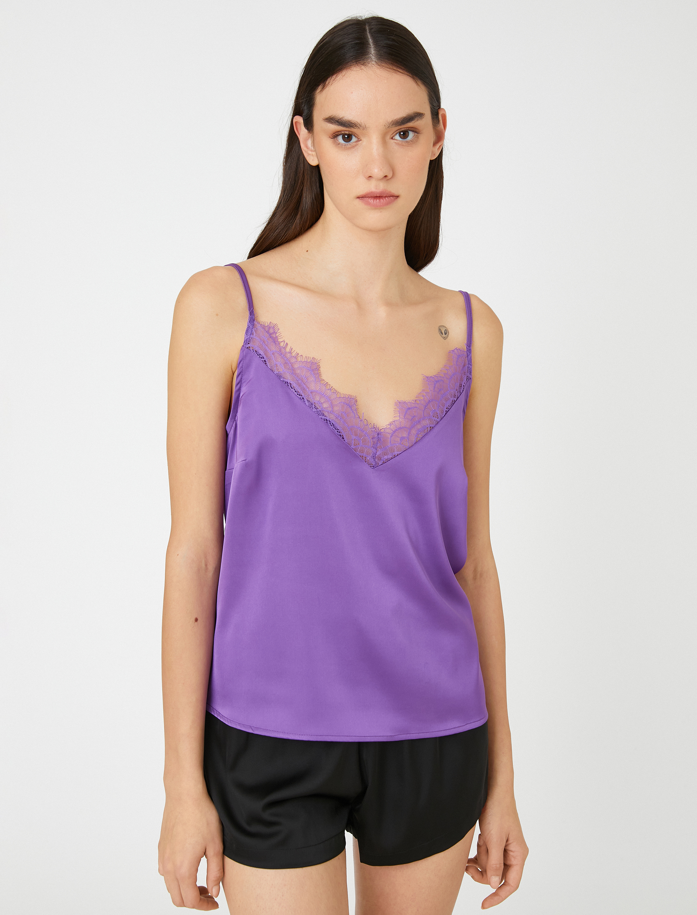   Saten Pijama Üstü Atlet İnce Askılı Dantelli