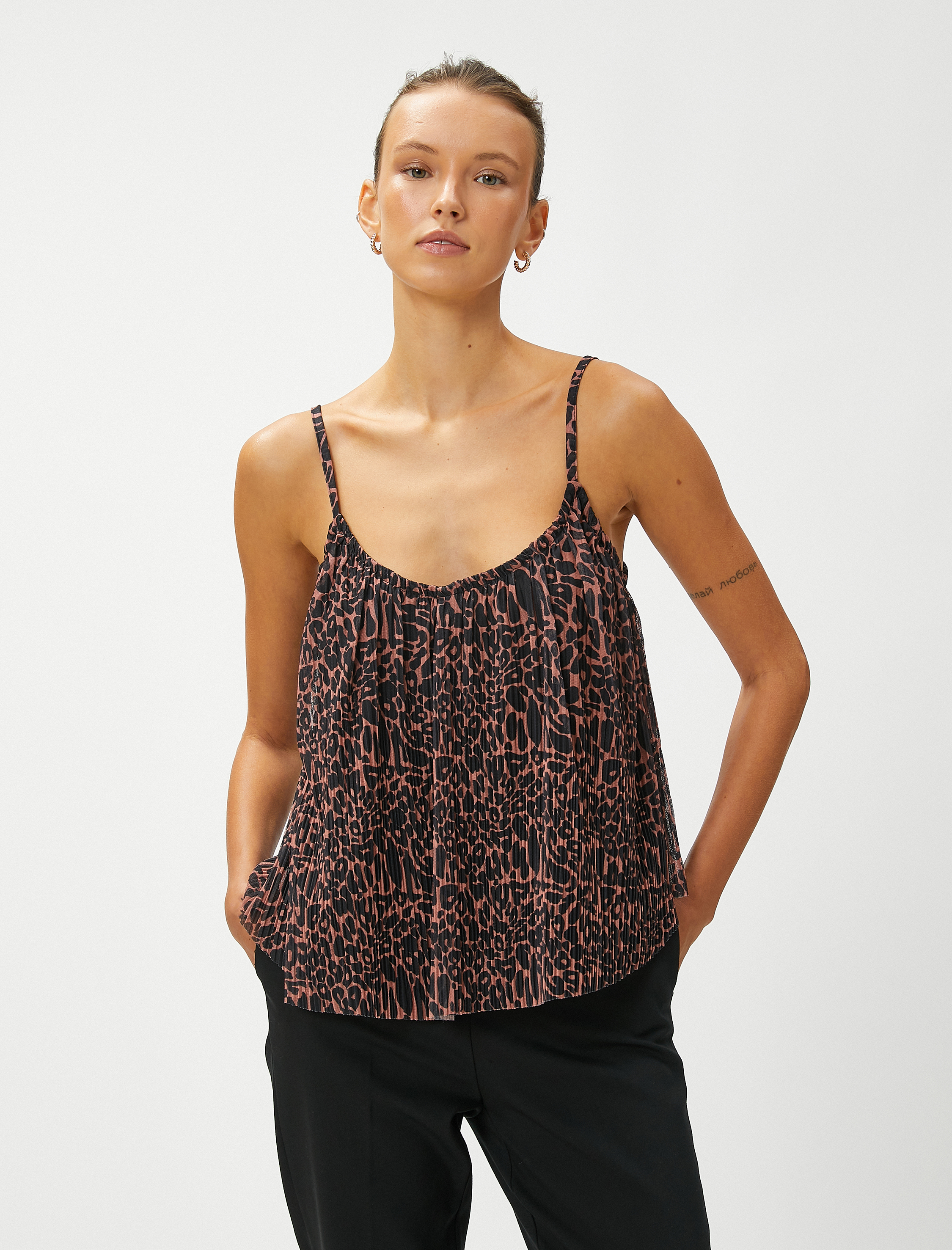   Leopar Desenli Atlet Piliseli U Yaka