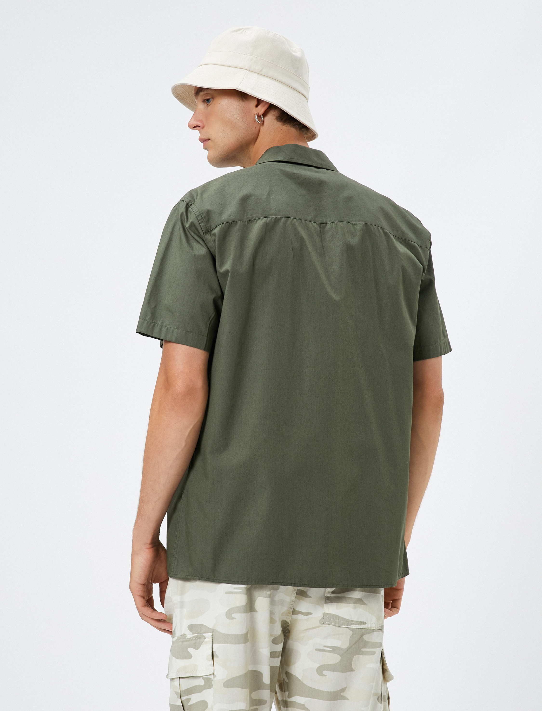   Kısa Kollu Gömlek Devrik Yaka Cep Detaylı Pamuklu