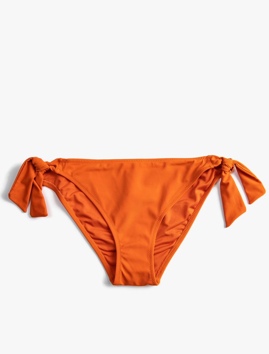   Bikini Altı Normal Bel Yanları Bağlama Detaylı