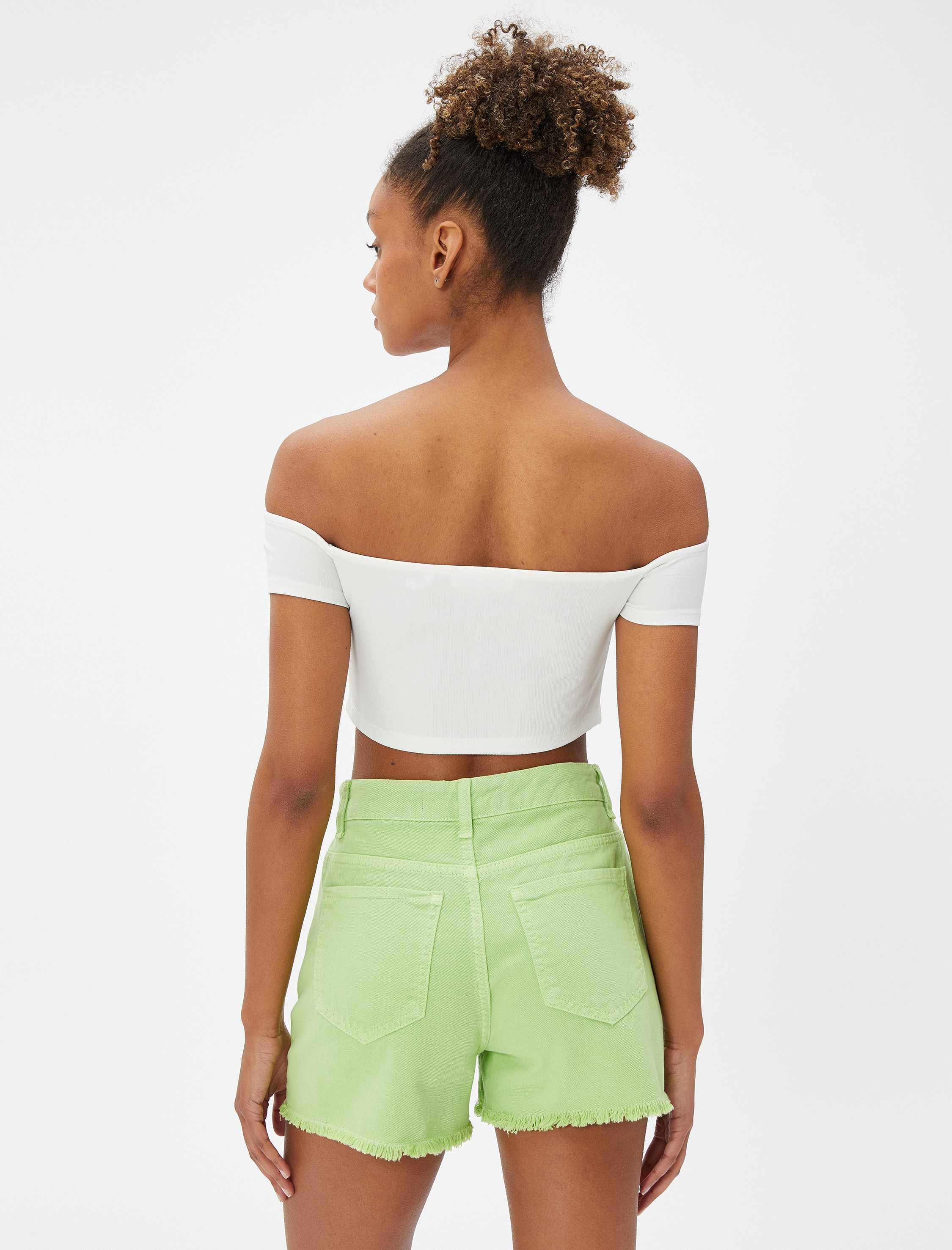   Crop Tişört Omzu Açık Korse Detaylı Kalp Yaka