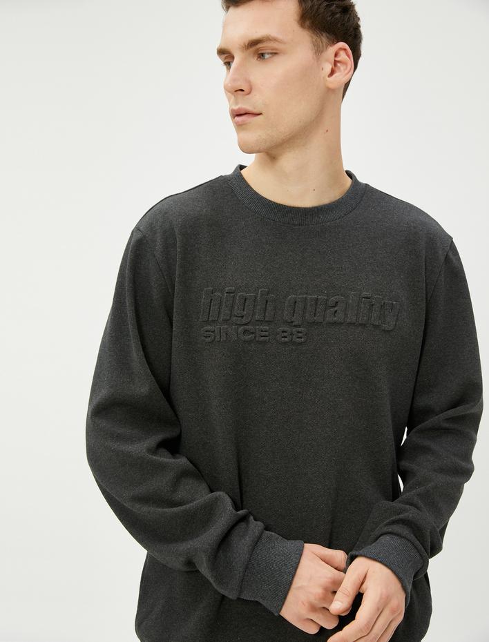  Slogan İşlemeli Kazak Kabartma Dokulu Bisiklet Yaka