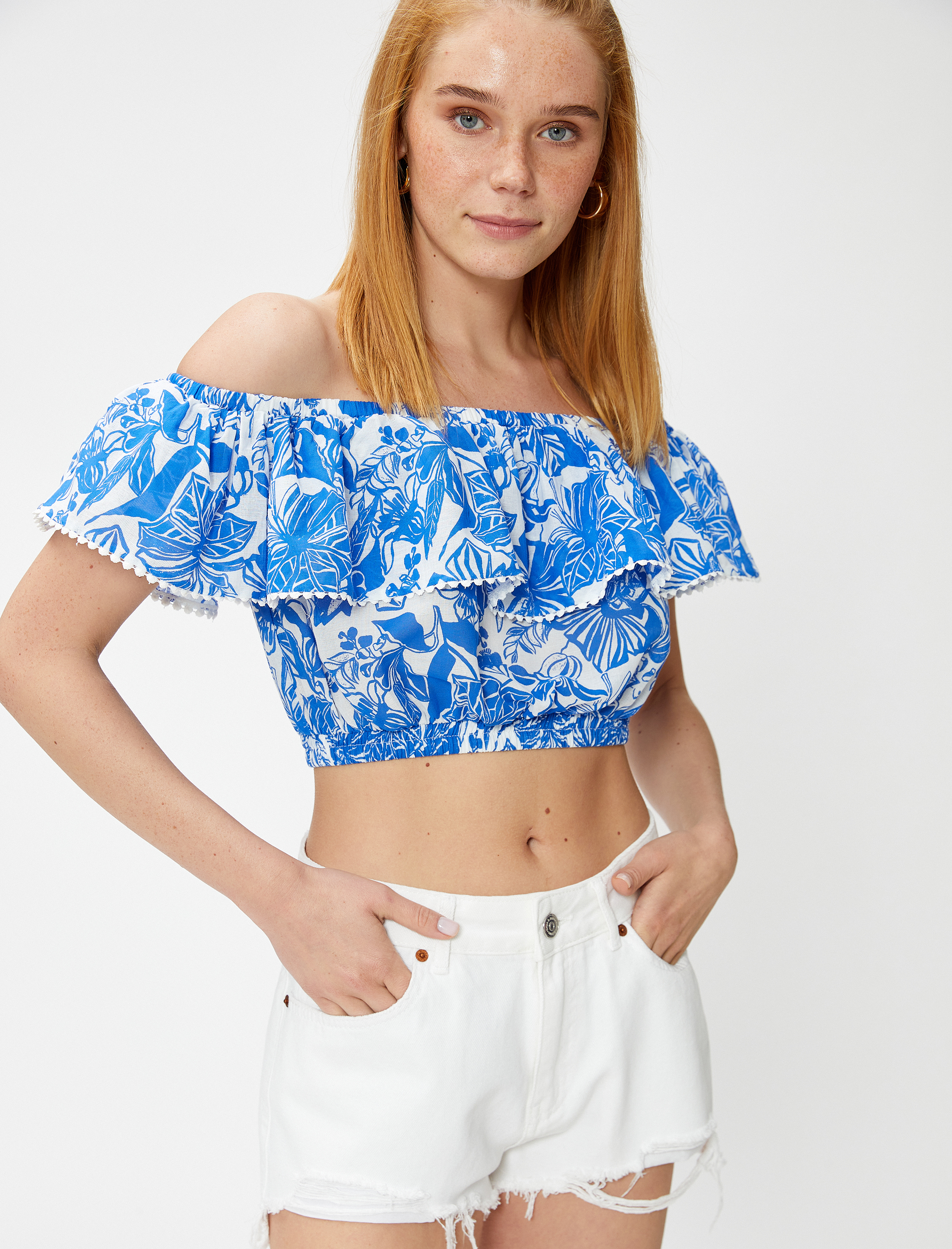 Crop Omzu Açık Bluz Madonna Yaka Fırfırlı