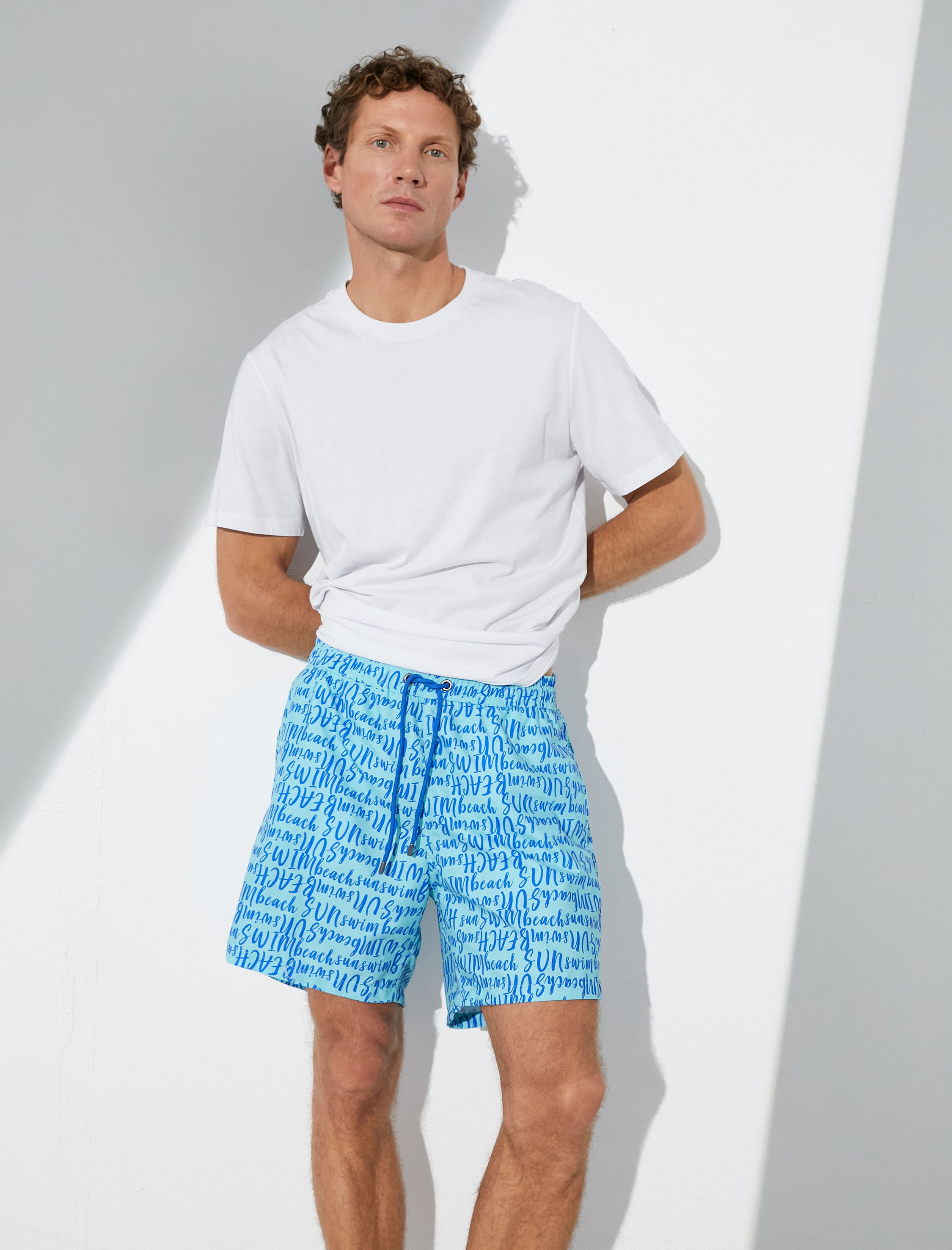   Deniz Şortu Yazı Baskılı Beli Bağcıklı Cepli