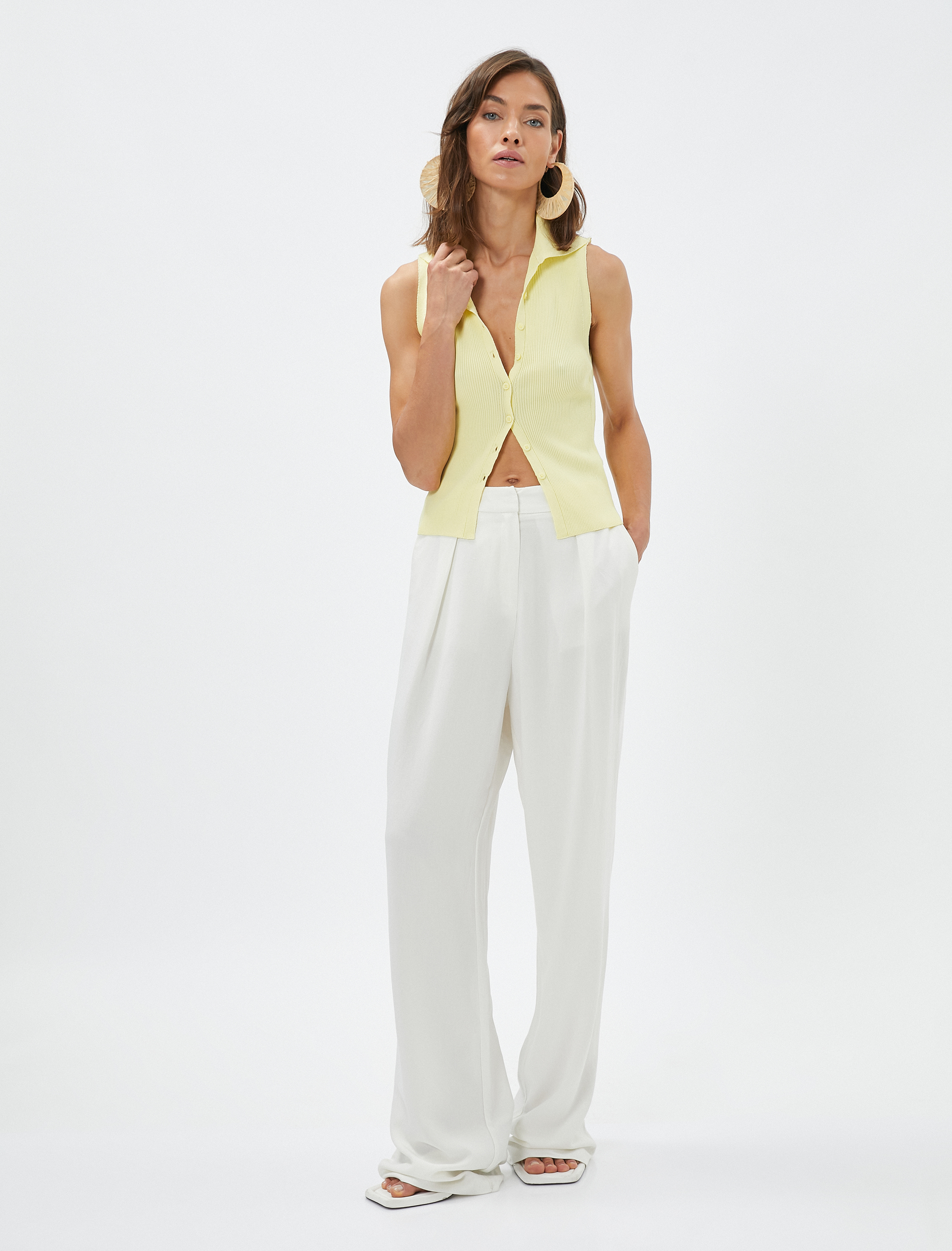   Melis Ağazat X Koton - Fitilli Düğmeli Atlet