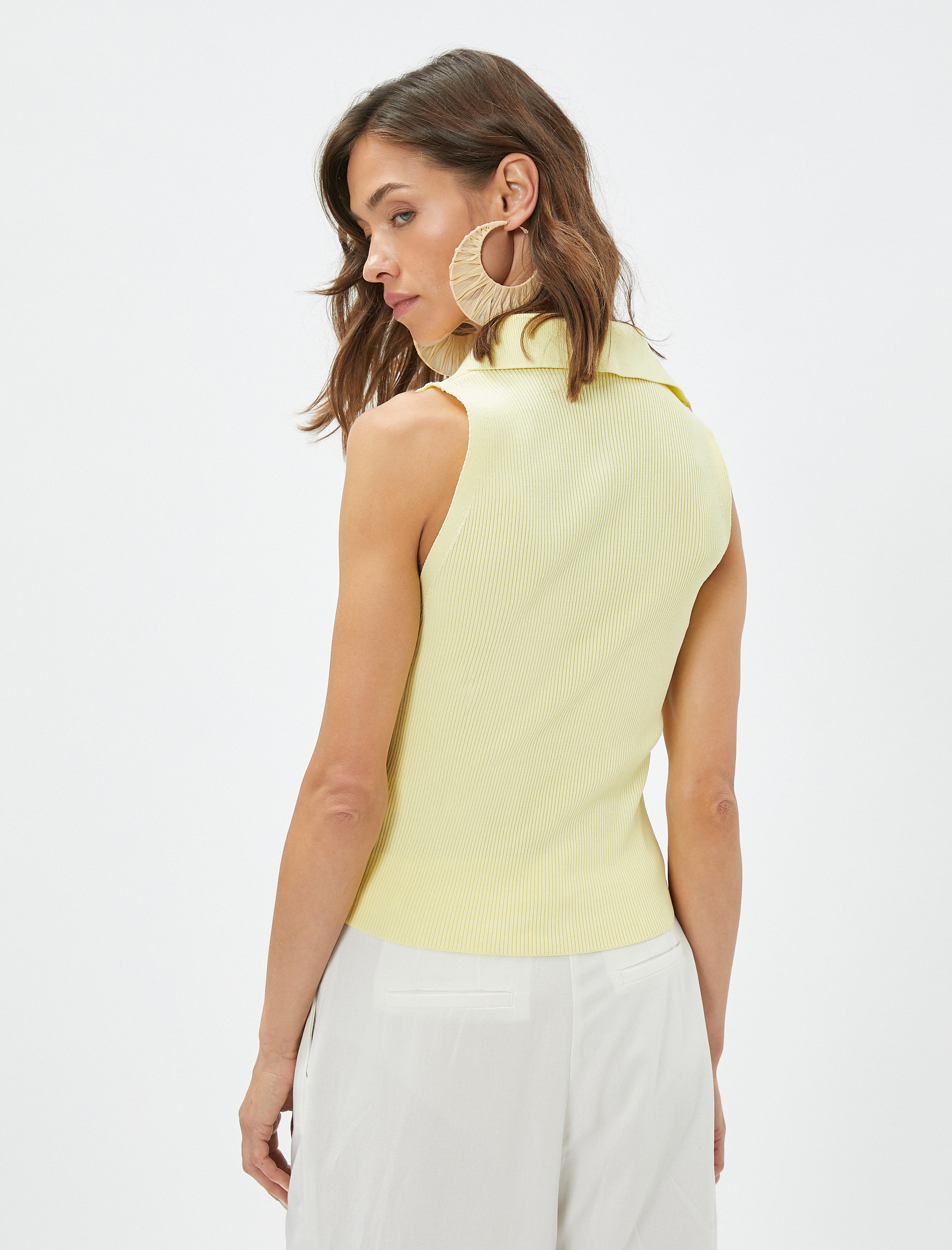   Melis Ağazat X Koton - Fitilli Düğmeli Atlet