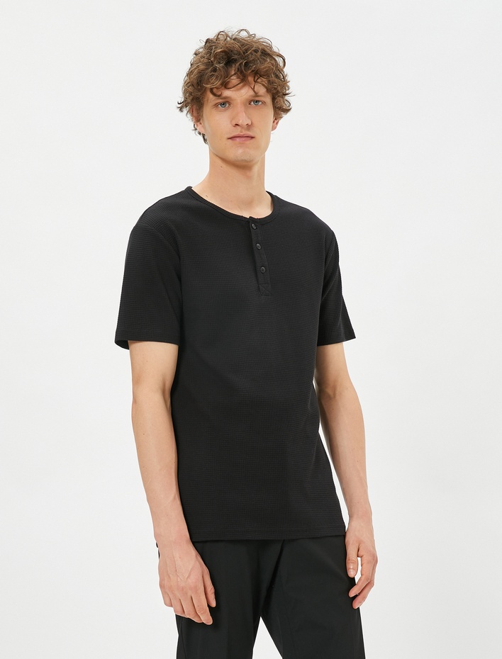  Basic Tişört Bisiklet Yaka Düğme Detaylı Dar Kesim Pamuklu