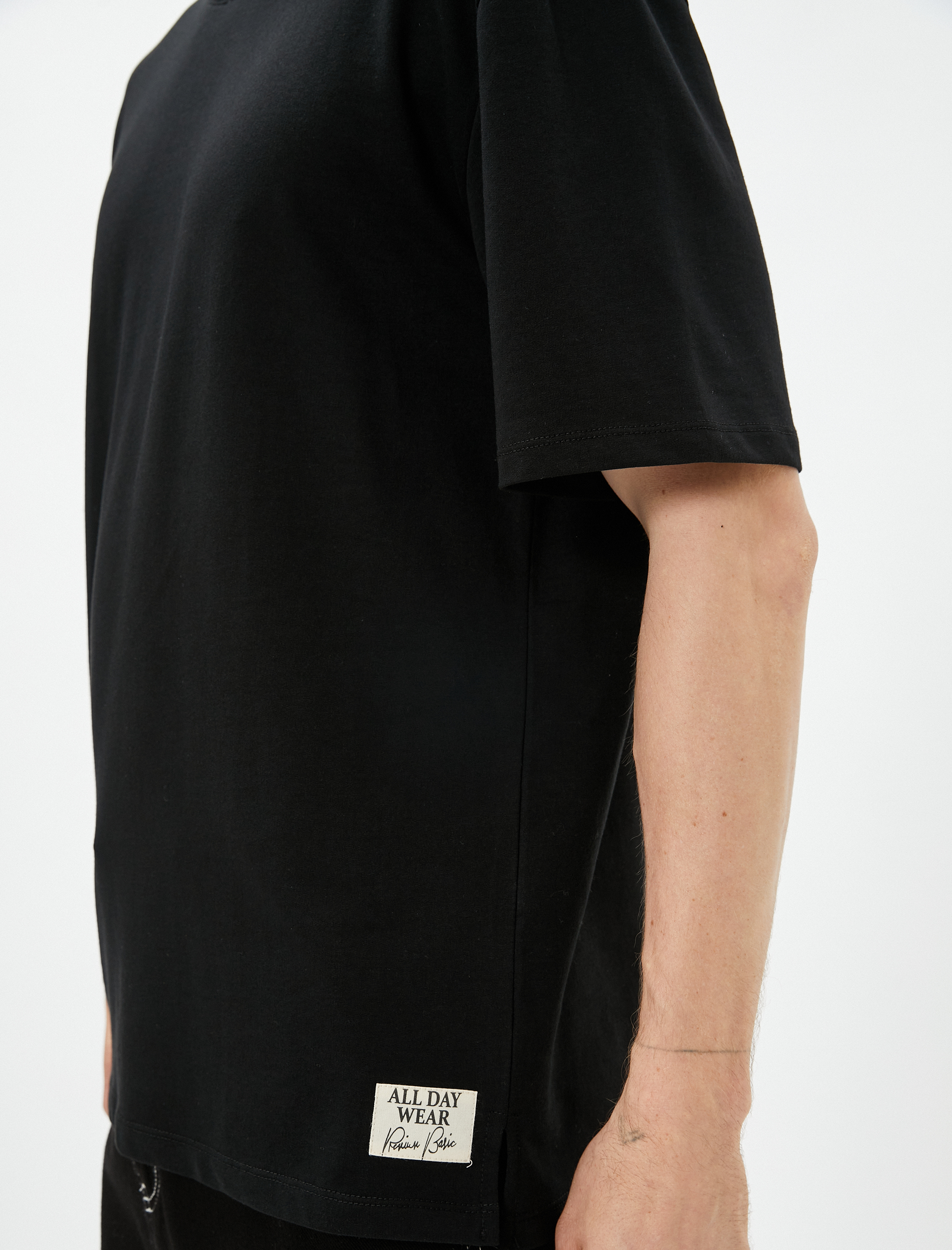   Basic Tişört Bisiklet Yaka Etiket Baskı Detaylı Pamuklu