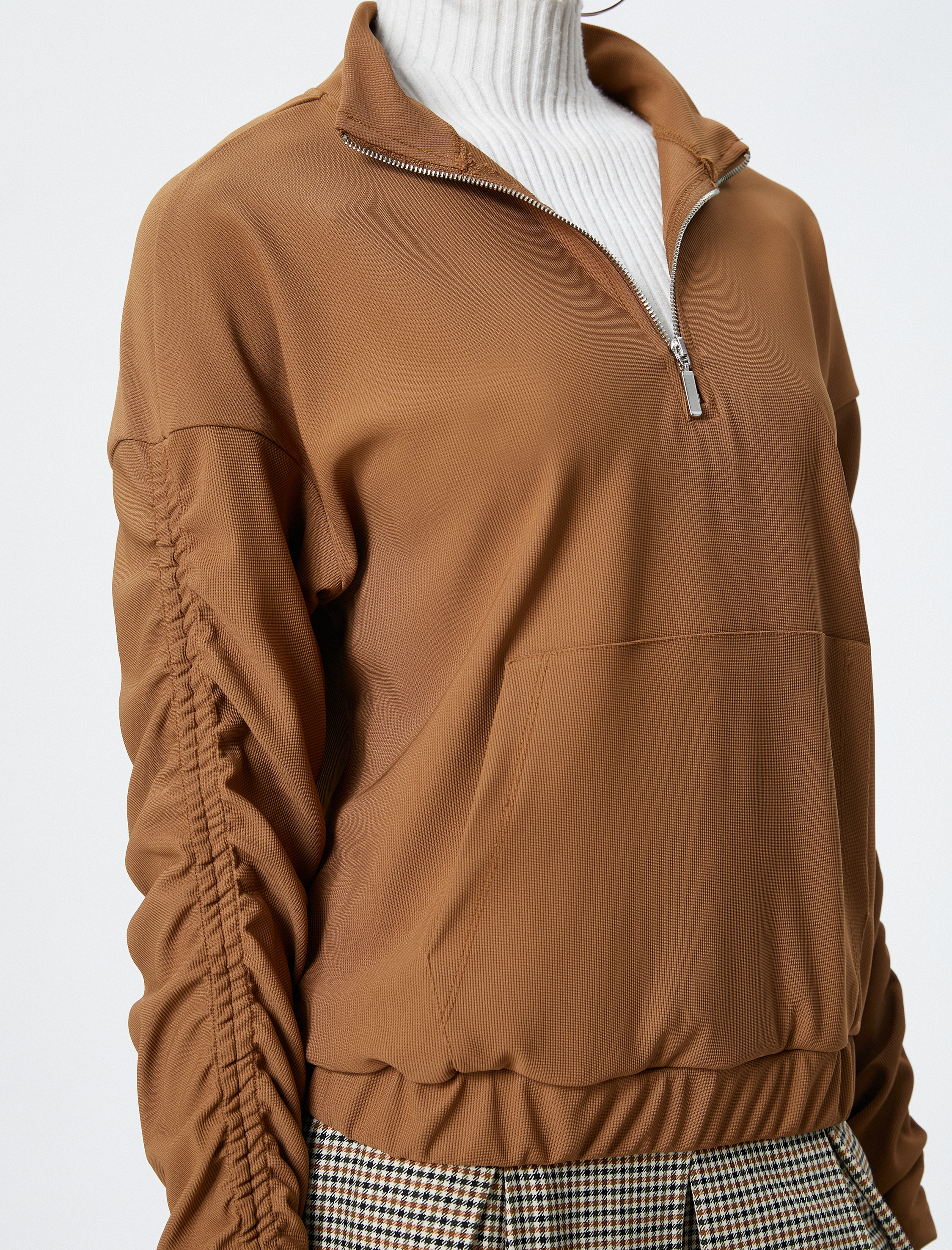   Yarım Fermuarlı Sweatshirt Kanguru Cepli Büzgü Detaylı Dik Yaka