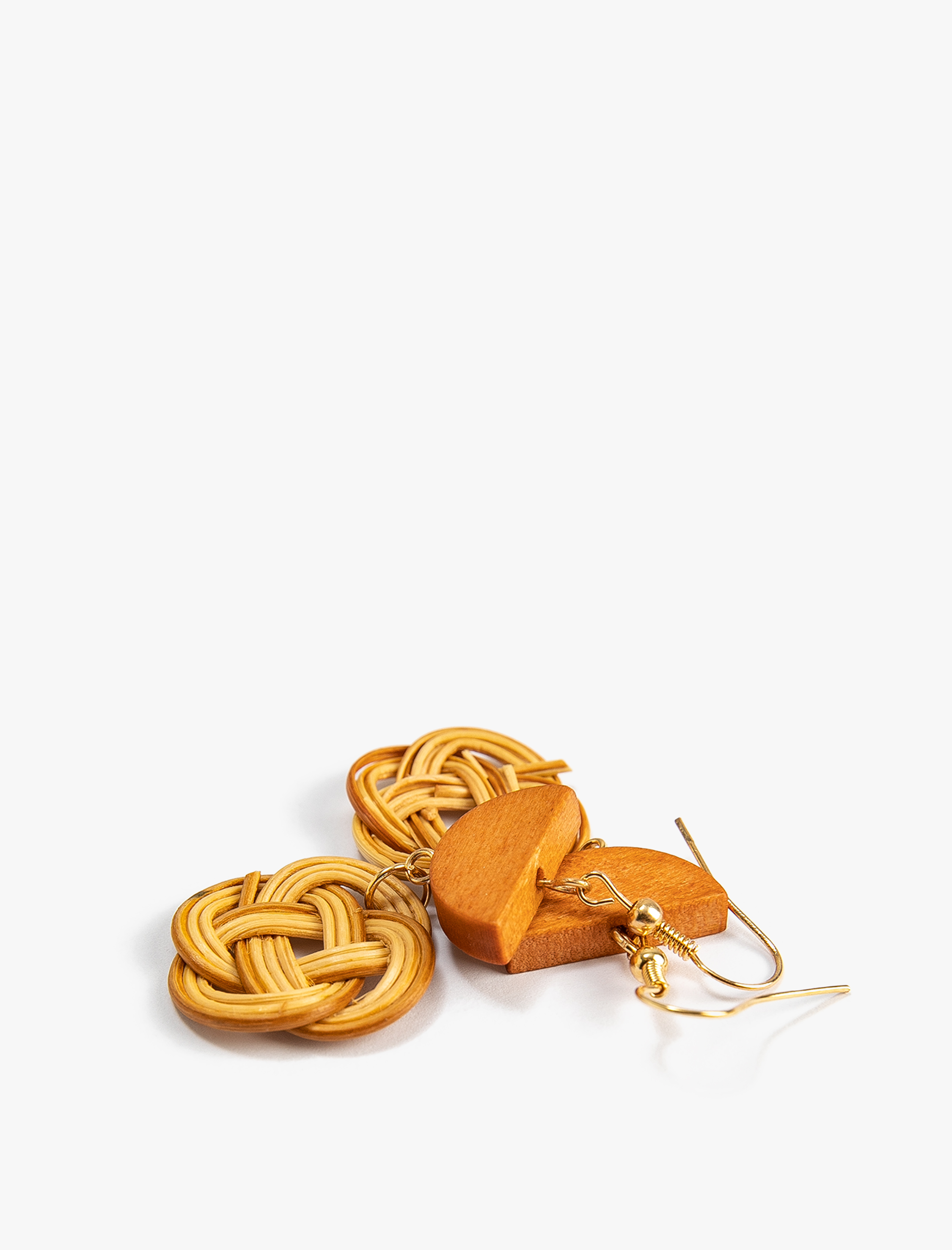  Kadın Hasır Küpe Sallantılı Ahşap Detaylı