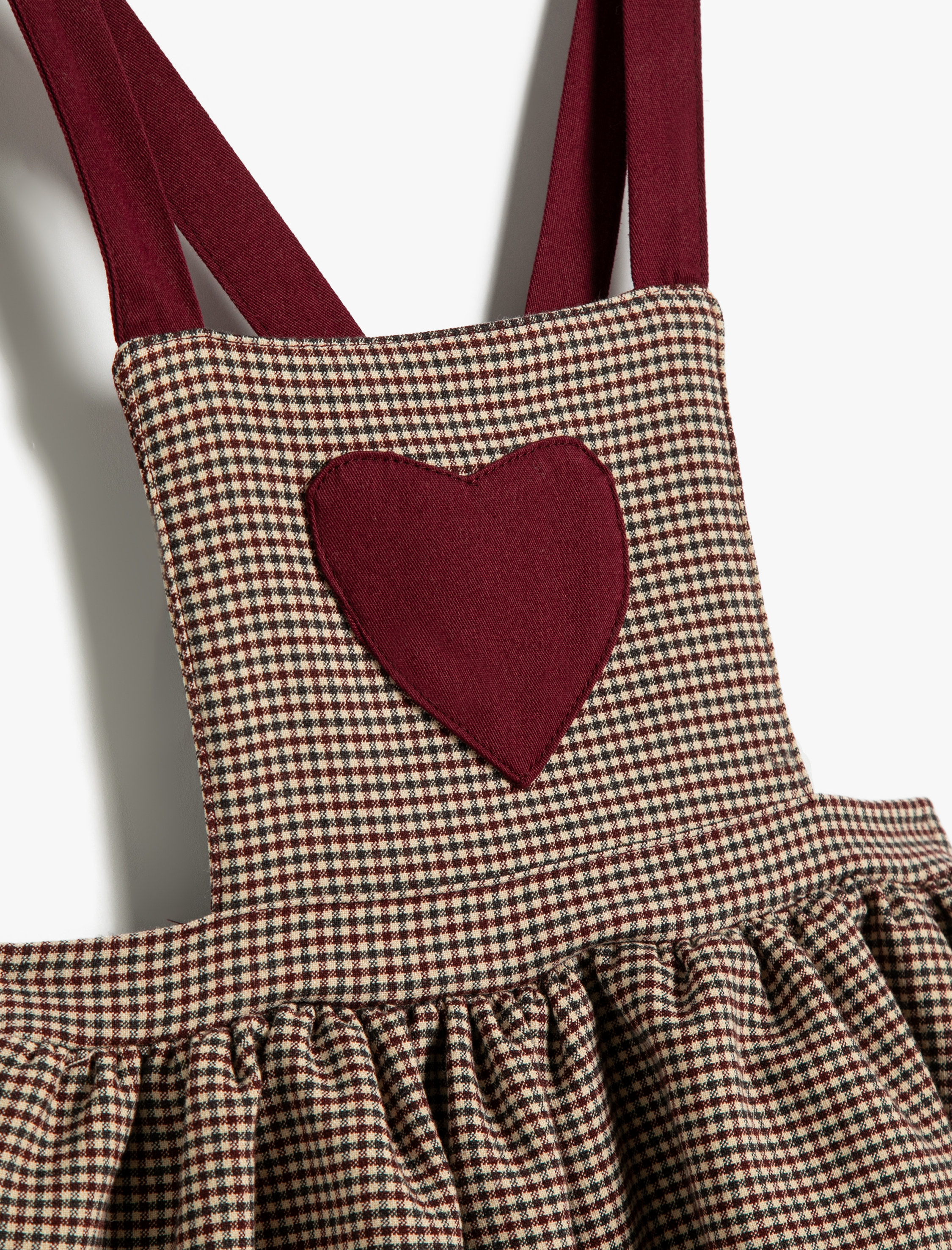 Kız Bebek Salopet Elbise Askılı Kalp Aplikeli