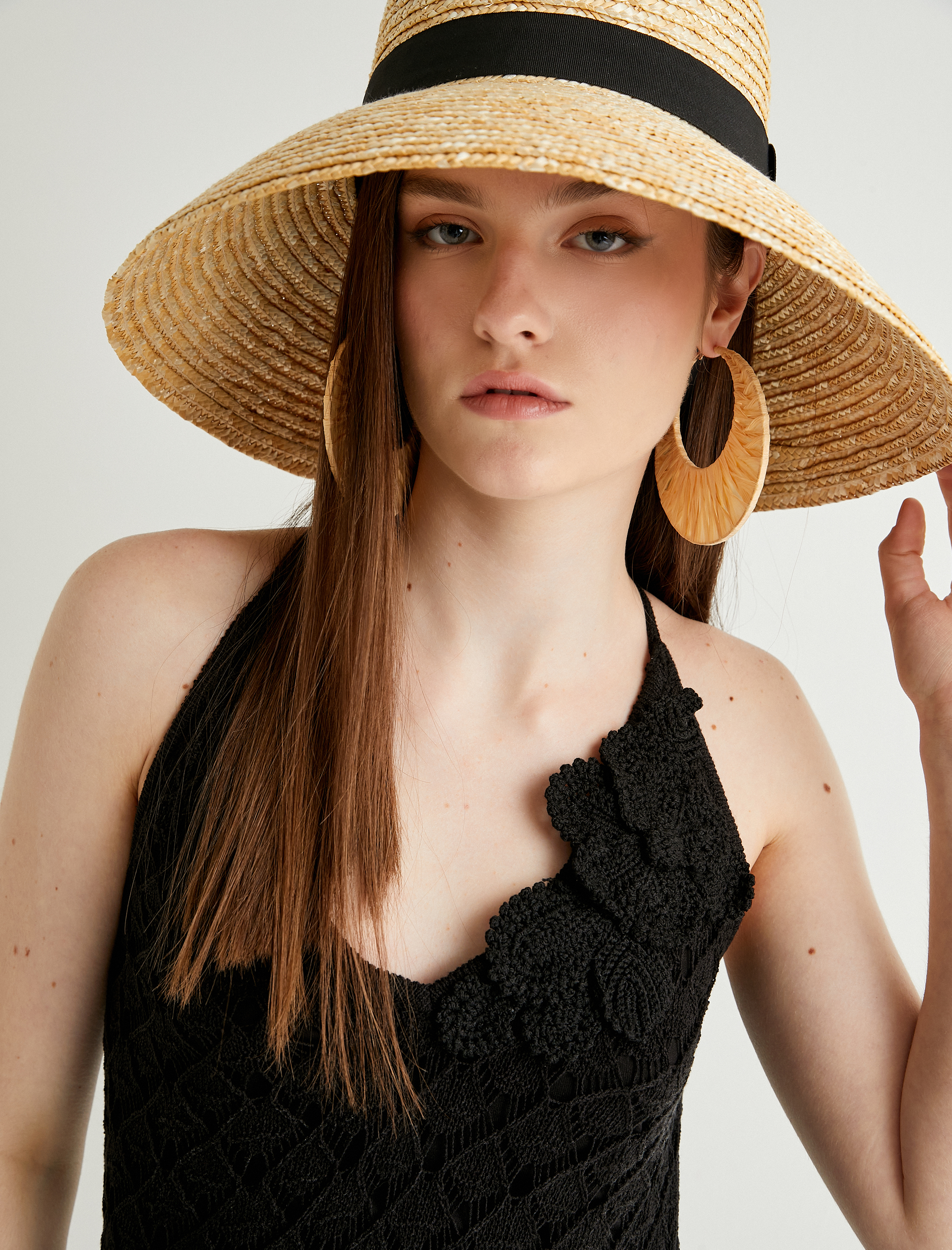   Kroşe Midi Elbise V Yaka Askılı Çiçek Aplikeli