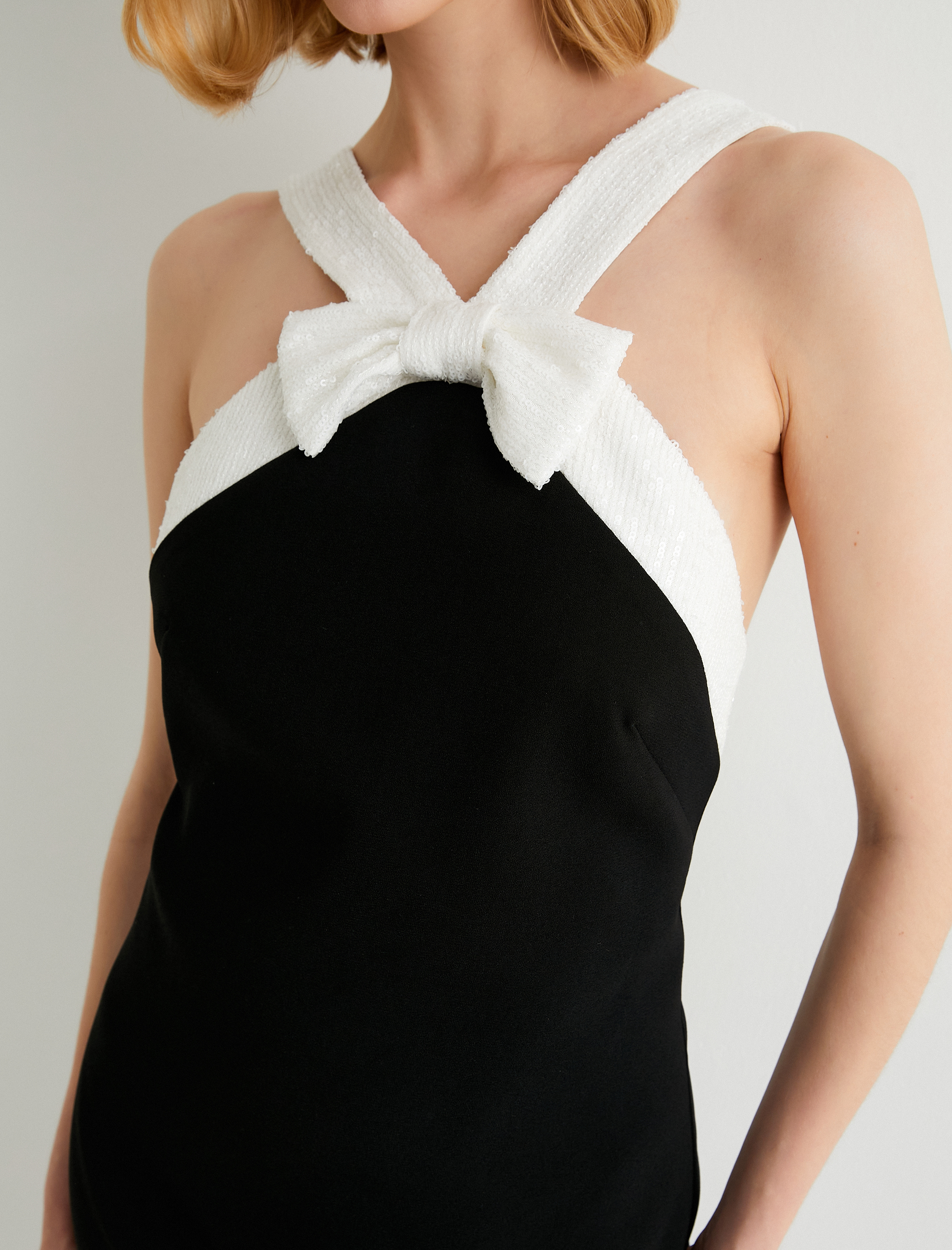   Fiyonk Detaylı Mini Elbise