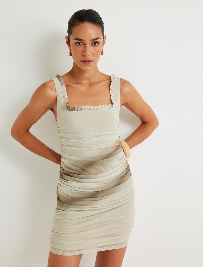  Koton X Sima Tarkan - Tül Mini Kalem Elbise Drapeli Fırfır Detaylı Kare Yaka Slim Fit