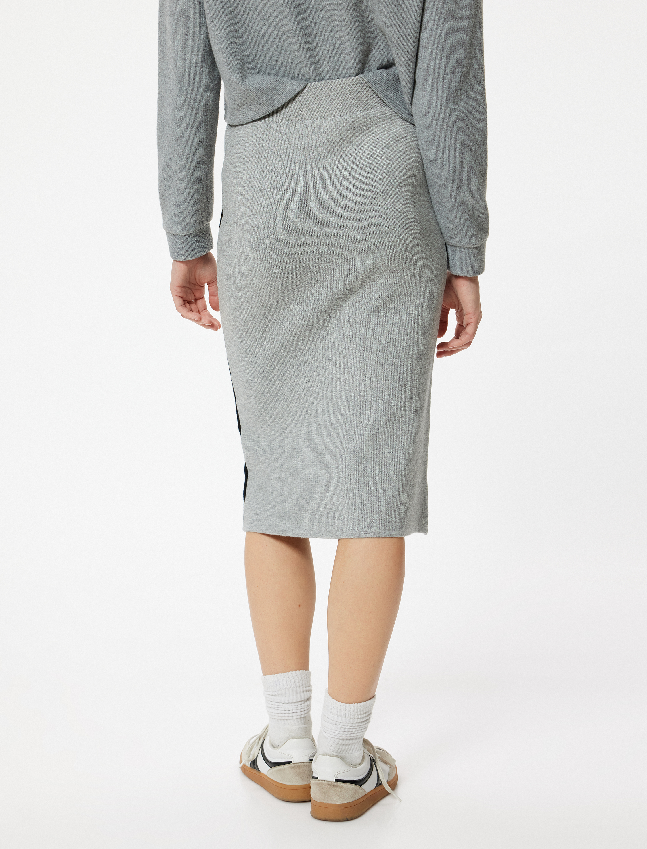   Yanları Şerit Detaylı Standart Bel Midi Boy Triko Kalem Etek