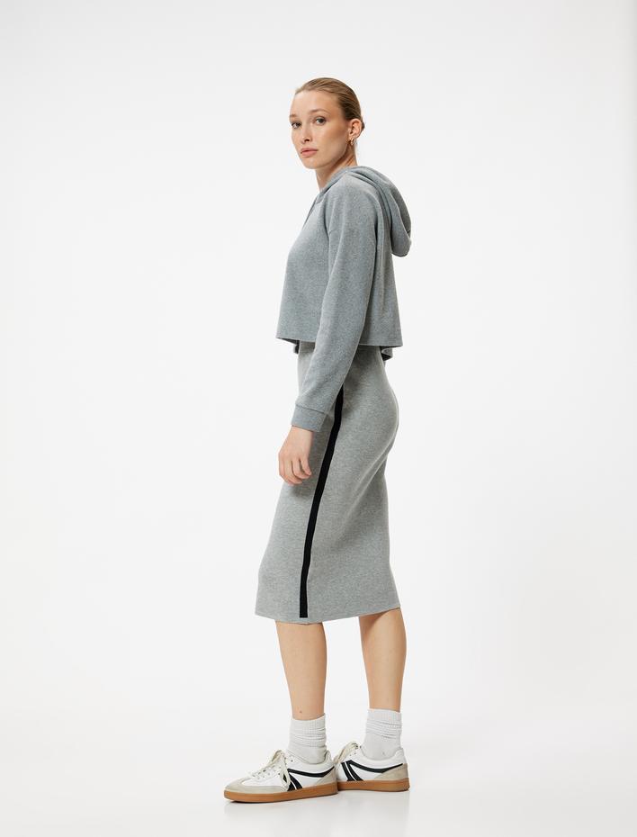  Yanları Şerit Detaylı Standart Bel Midi Boy Triko Kalem Etek