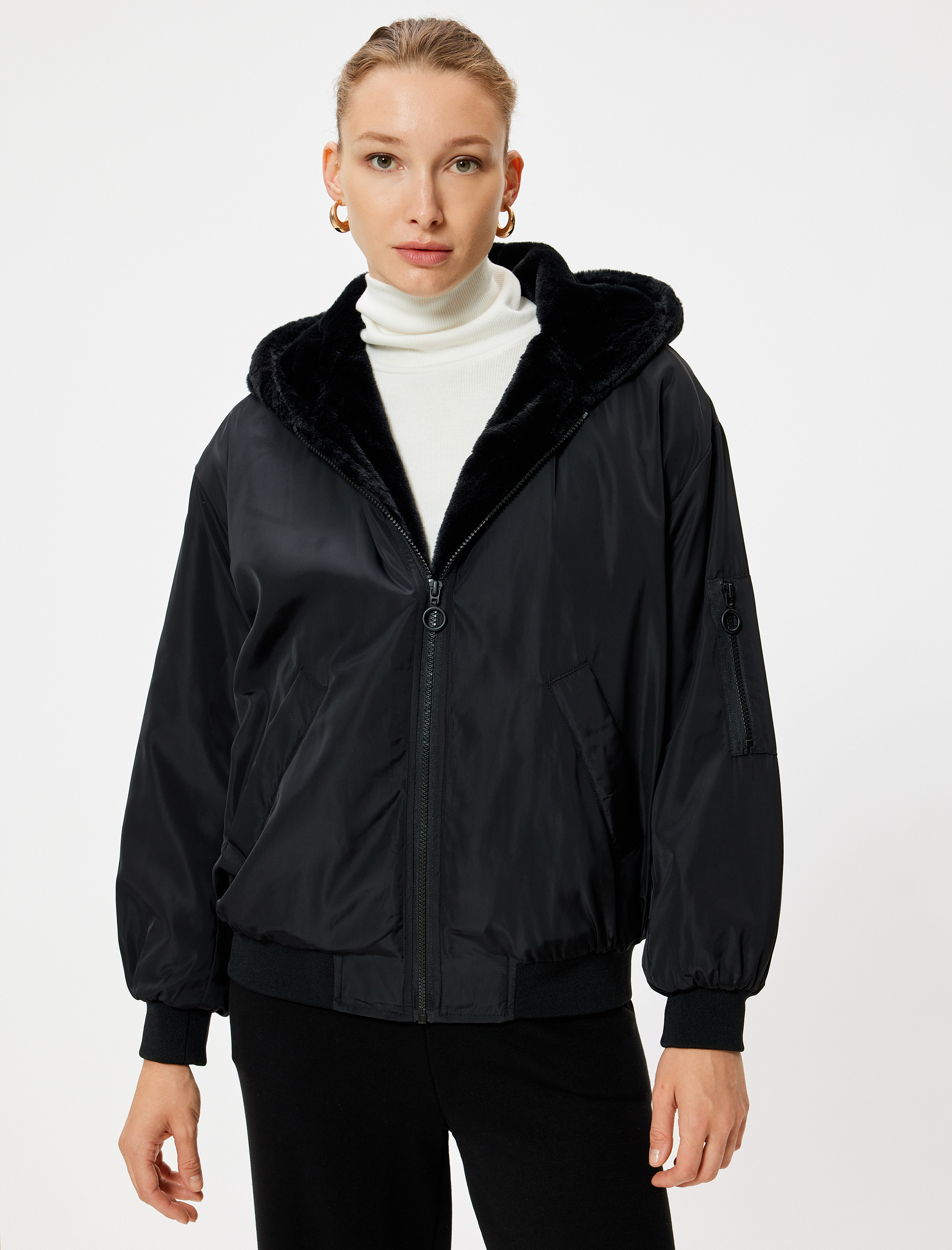   Fermuarlı Kapüşonlu İçi Suni Kürklü Oversize Bomber Şişme Mont