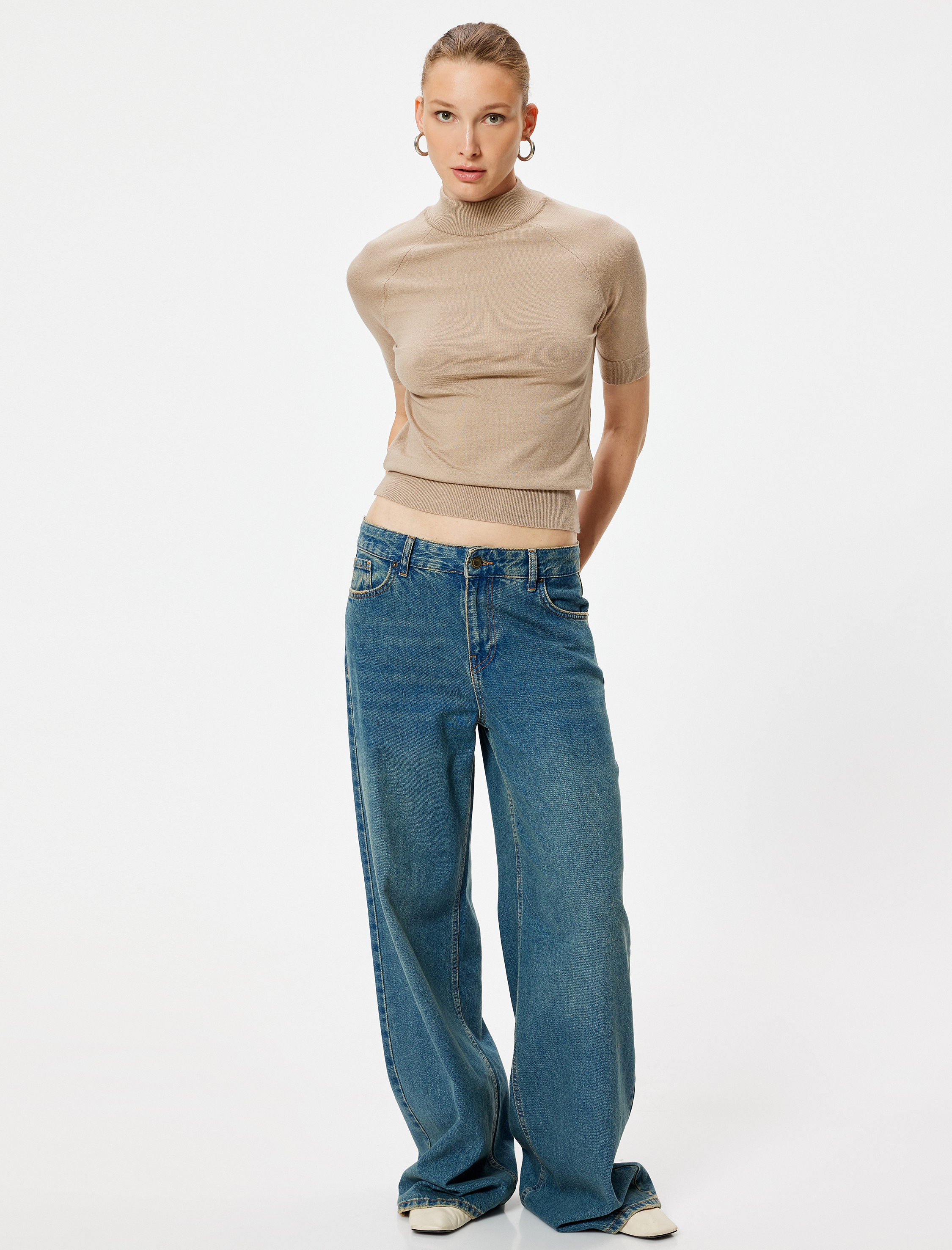   Dik Yaka Triko Kazak Kısa Kollu