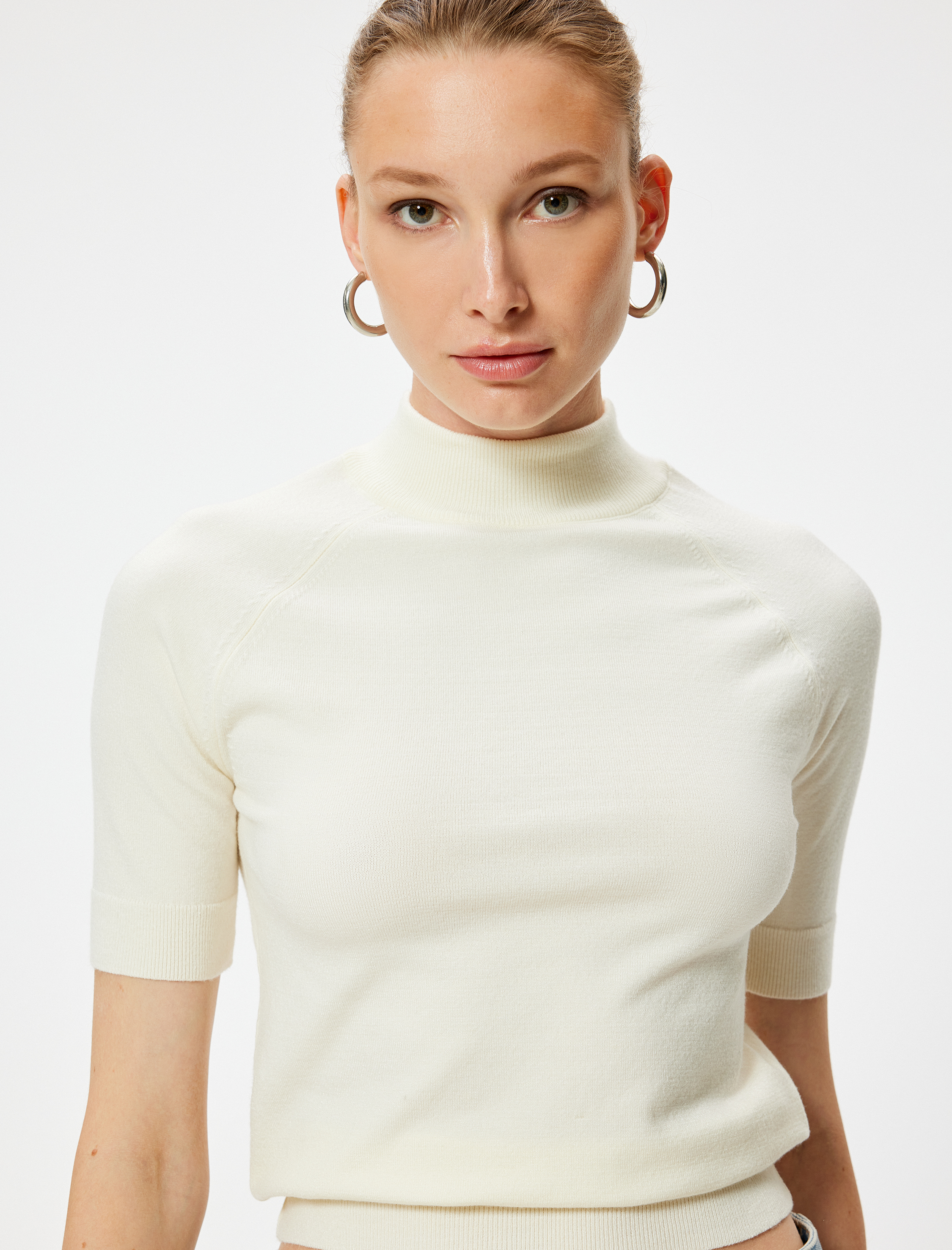   Dik Yaka Triko Kazak Kısa Kollu