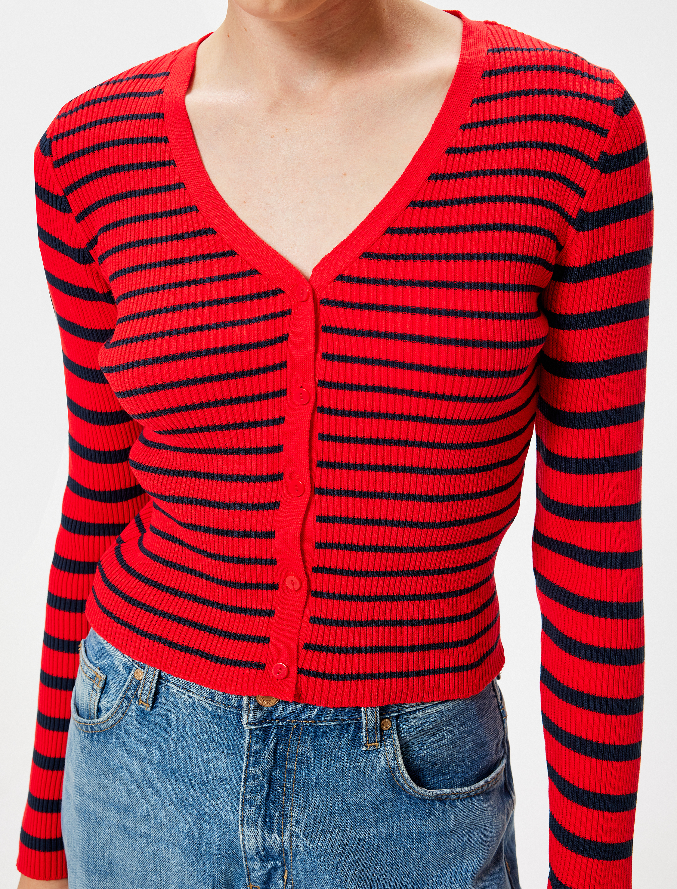   V Yaka Fitilli Uzun Kollu Düğmeli Triko Hırka