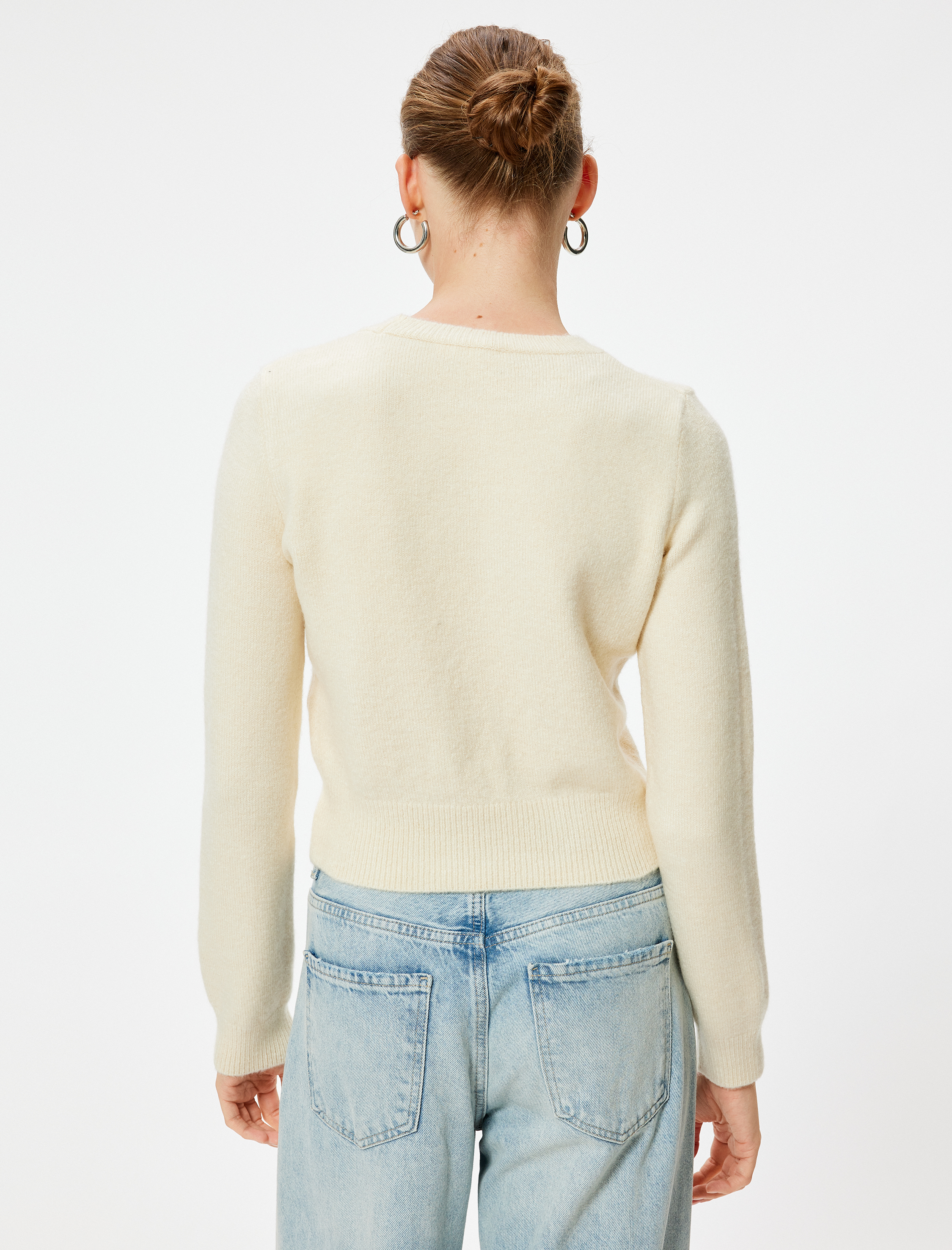   Uzun Kollu Yumuşak Dokulu Çiçekli Triko Kazak