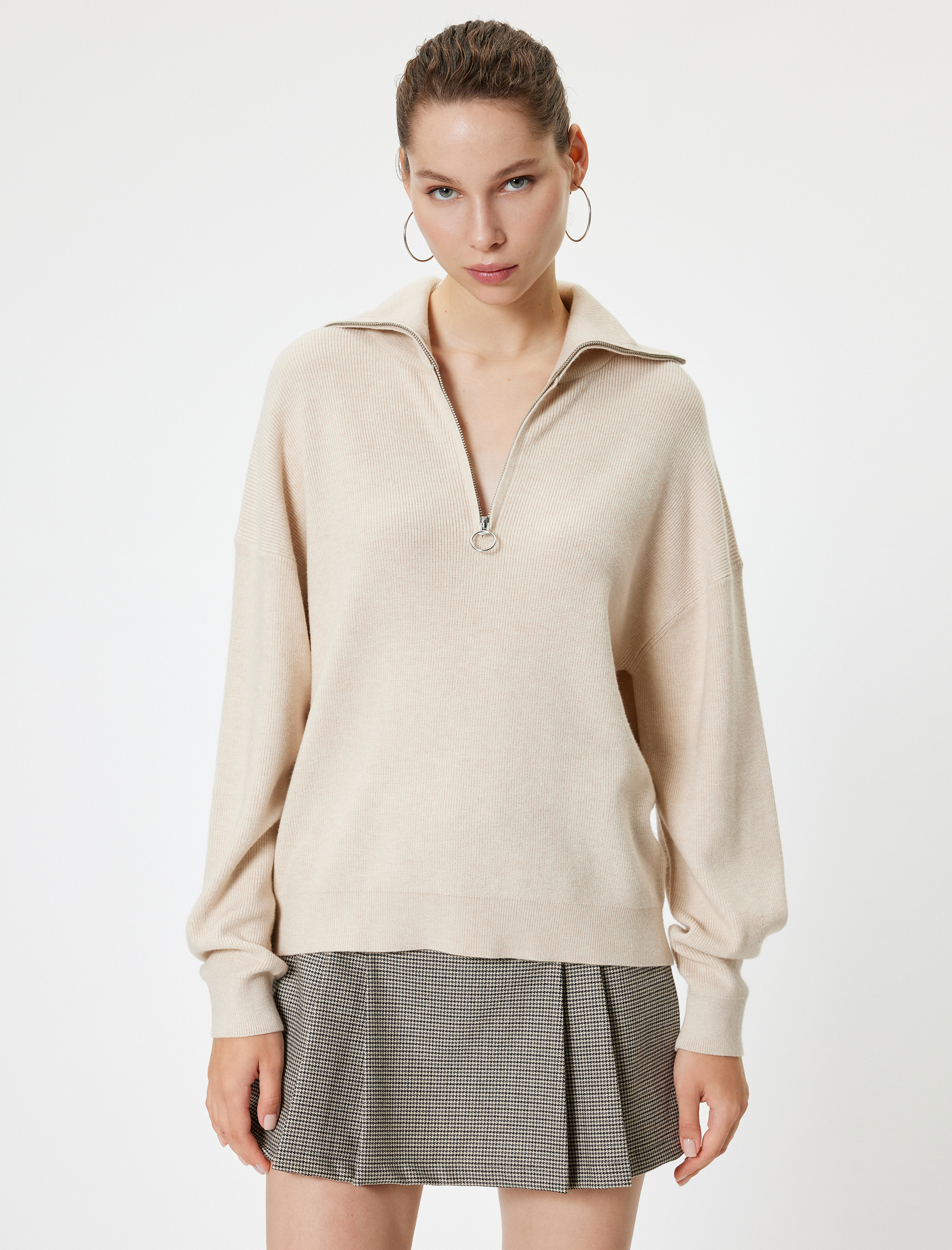   Yarım Fermuarlı Kazak Dik Yaka Uzun Kollu Metal Aksesuarlı