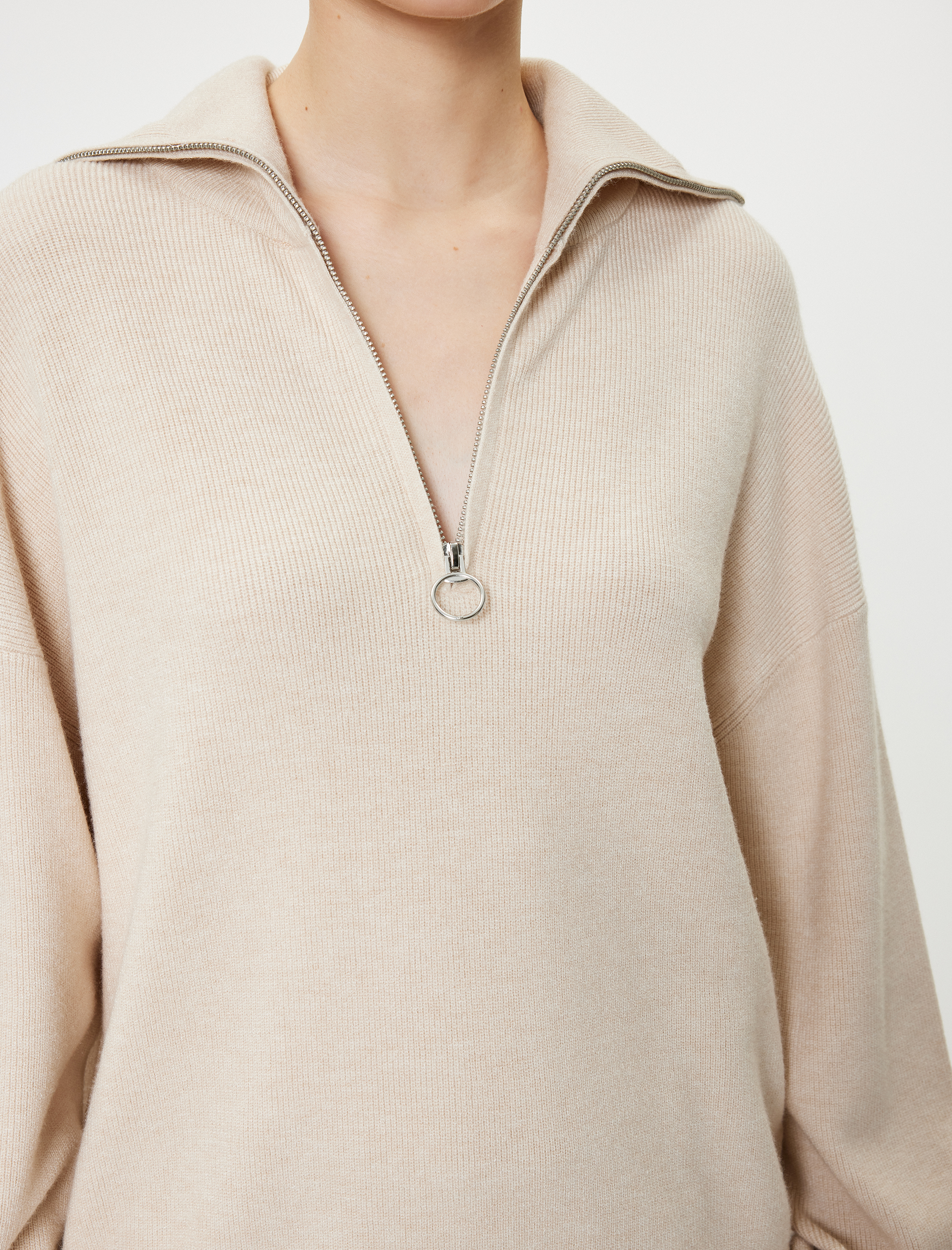   Yarım Fermuarlı Kazak Dik Yaka Uzun Kollu Metal Aksesuarlı