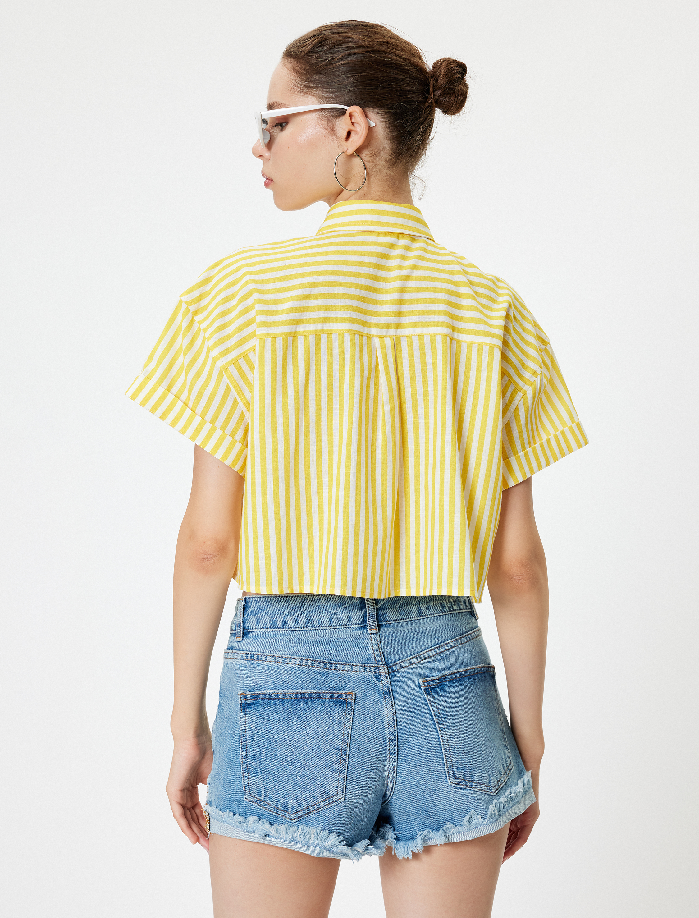   Crop Gömlek Cep Detaylı Kısa Kollu Düğmeli Klasik Yaka