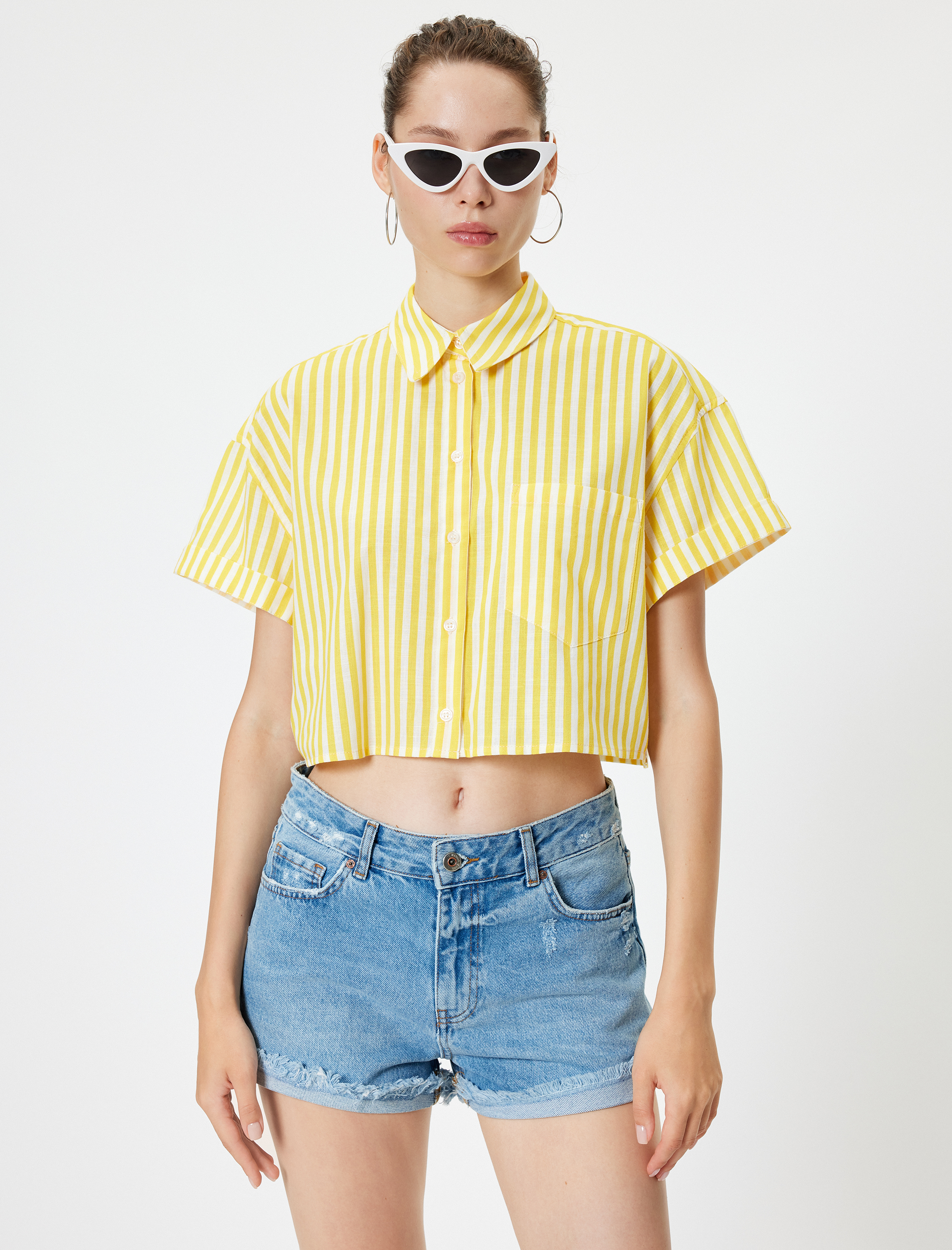   Crop Gömlek Cep Detaylı Kısa Kollu Düğmeli Klasik Yaka