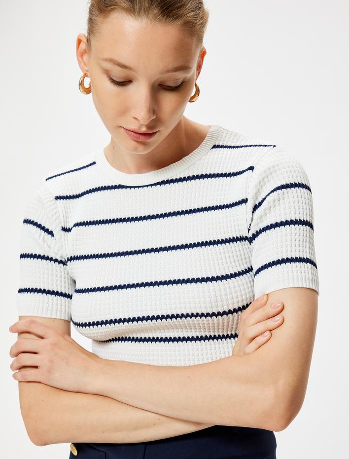  Dokulu Triko Kazak Kısa Kollu Bisiklet Yaka