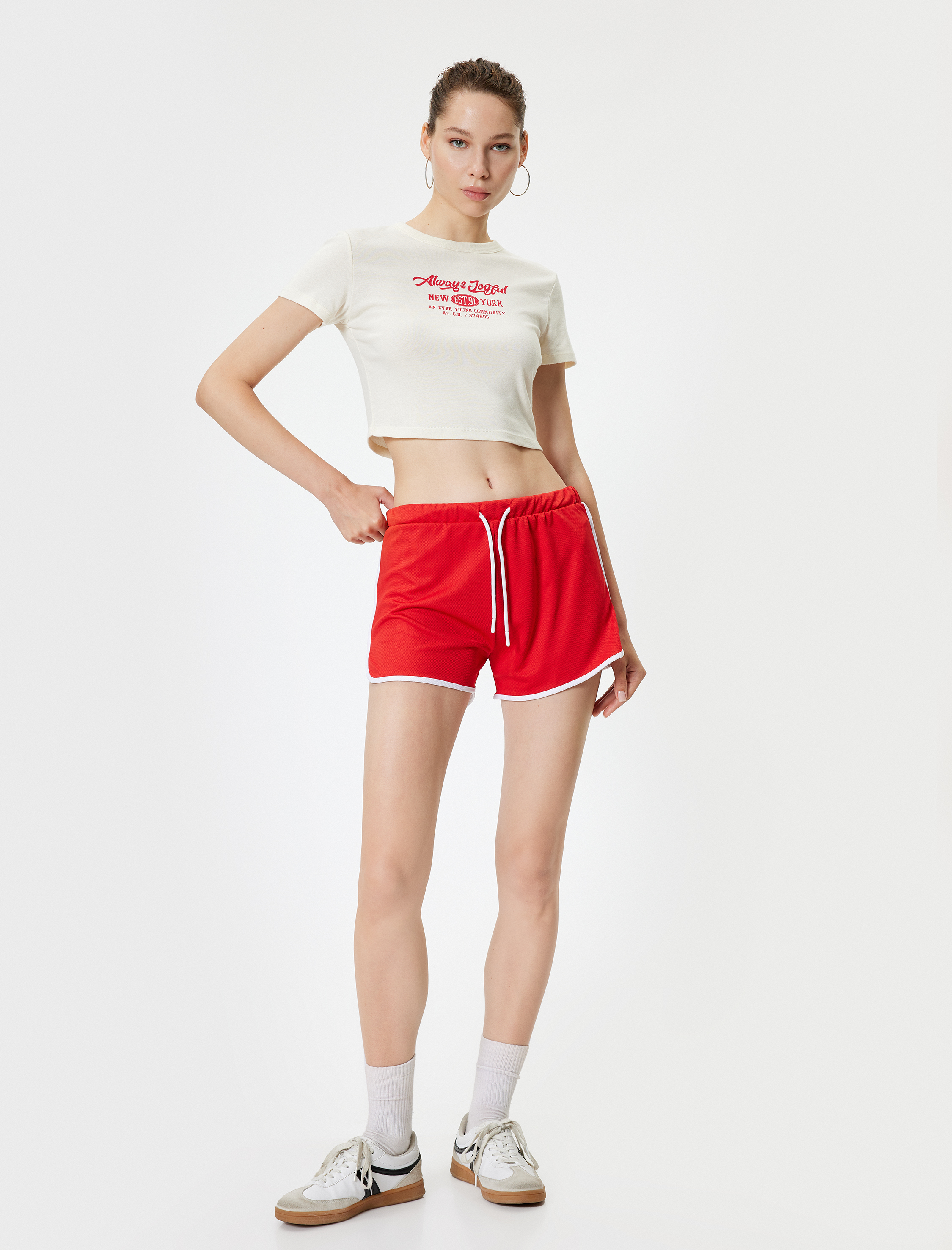   Crop Tişört Slogan Baskılı Bisiklet Yaka Kısa Kollu Pamuklu