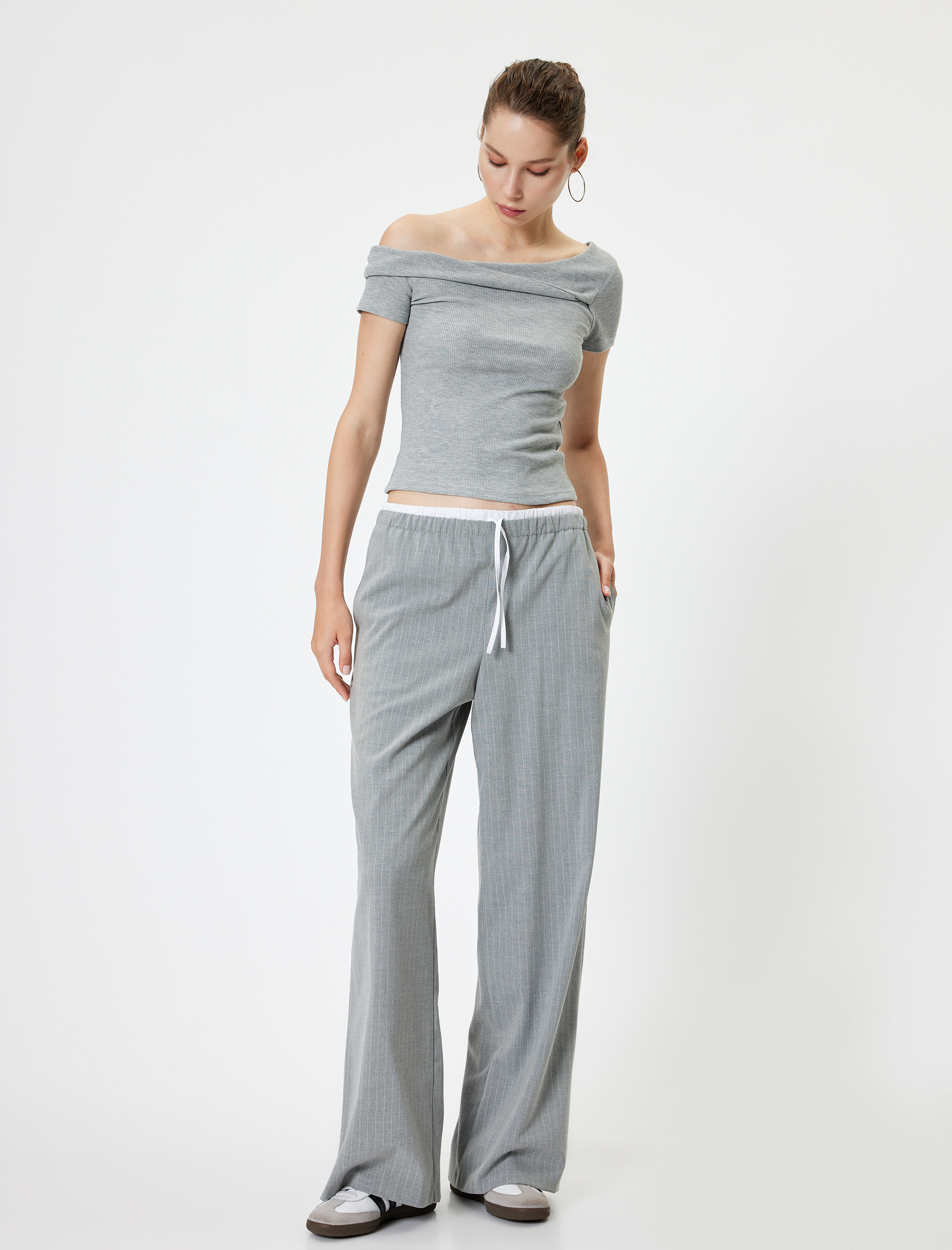   Kısa Kollu Body Omzu Açık Slim Fit