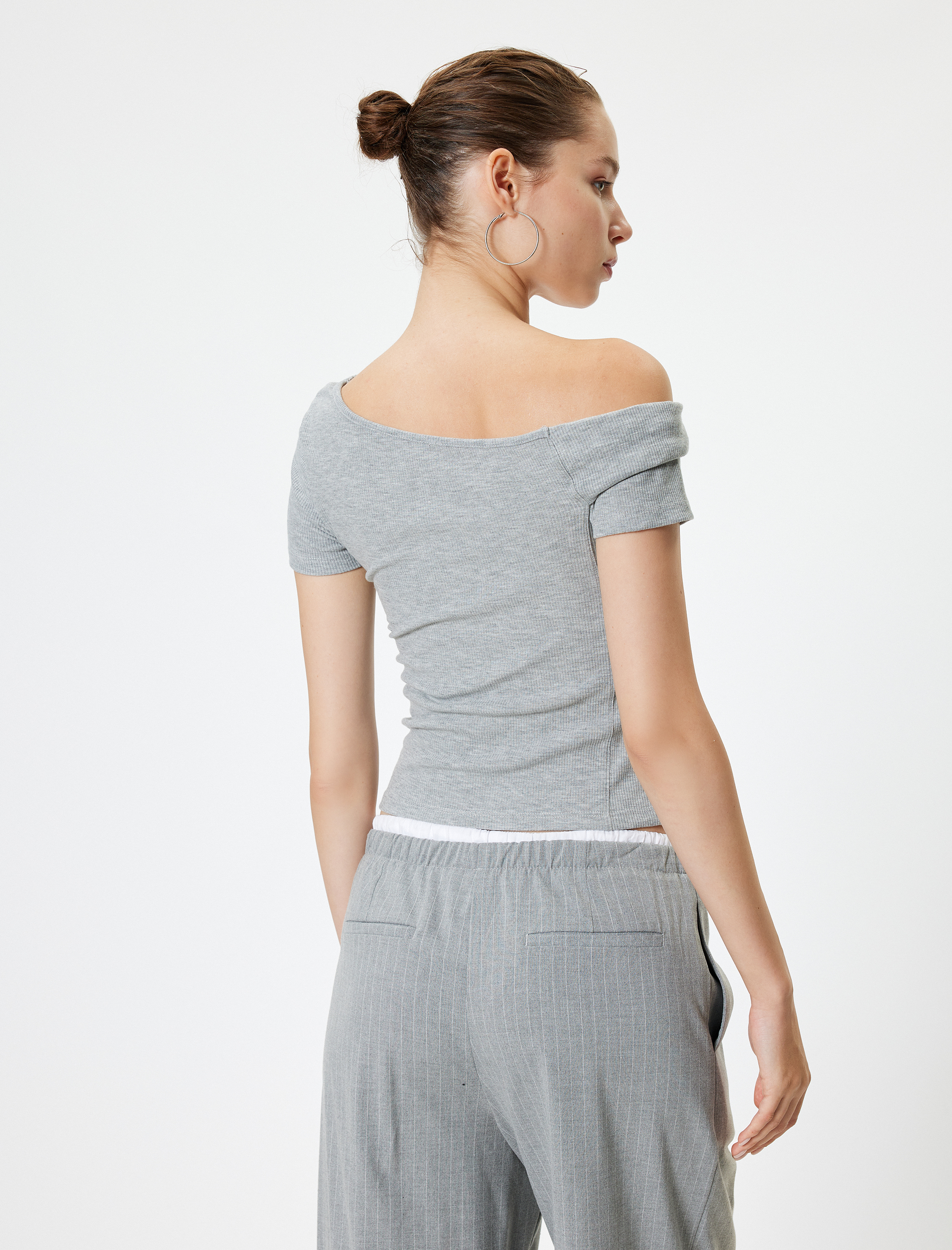   Kısa Kollu Body Omzu Açık Slim Fit