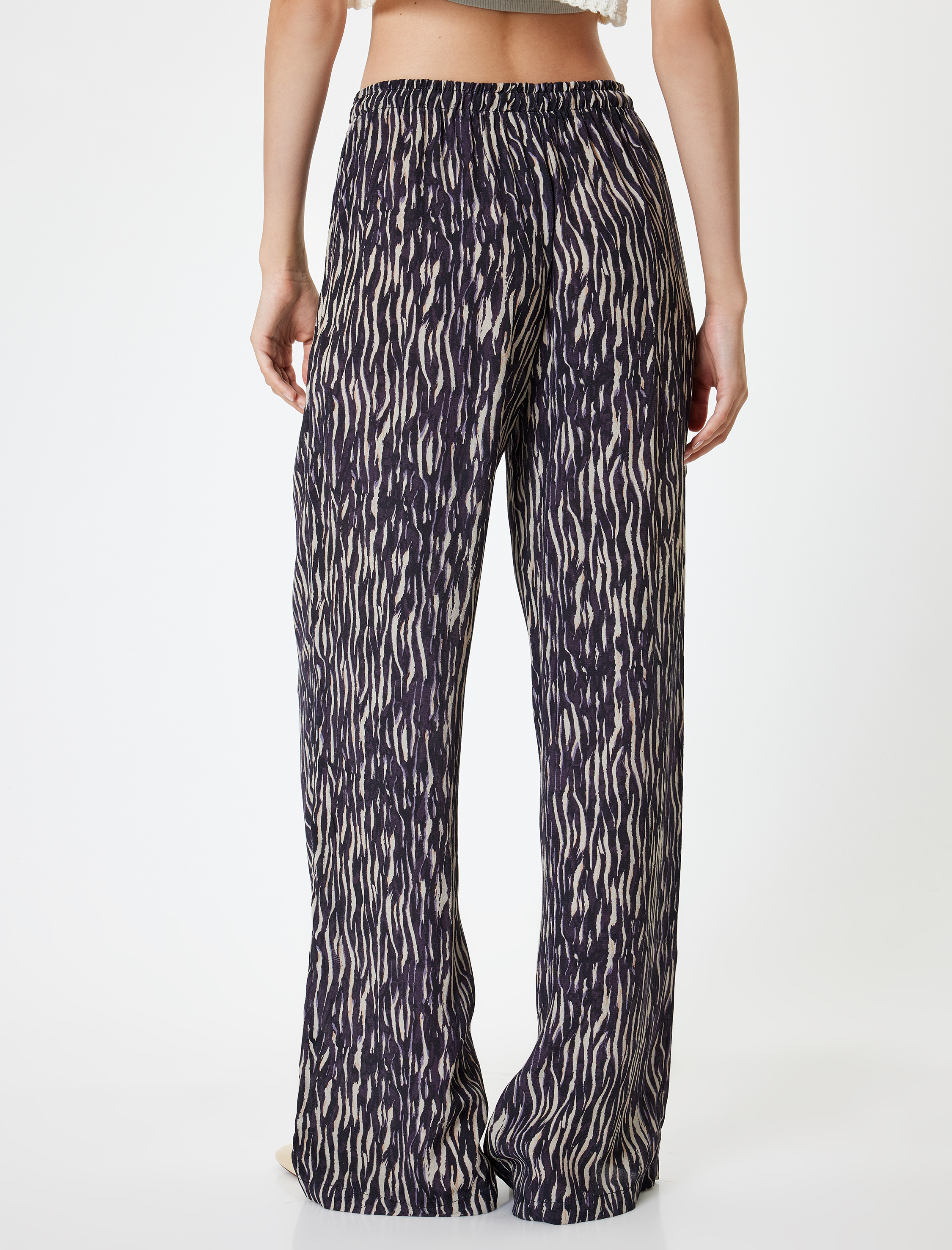   Desenli Viskon Beli Bağcıklı Düz Paça Pantolon