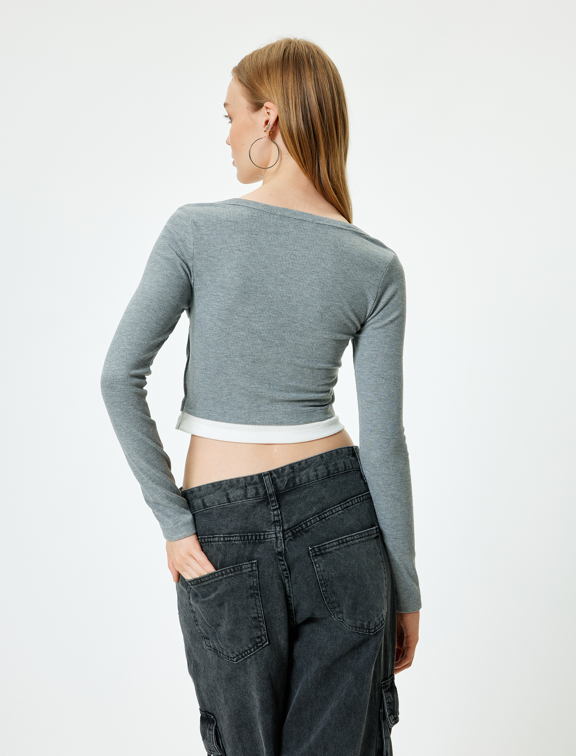   Uzun Kollu Düğmeli V Yaka Tişört