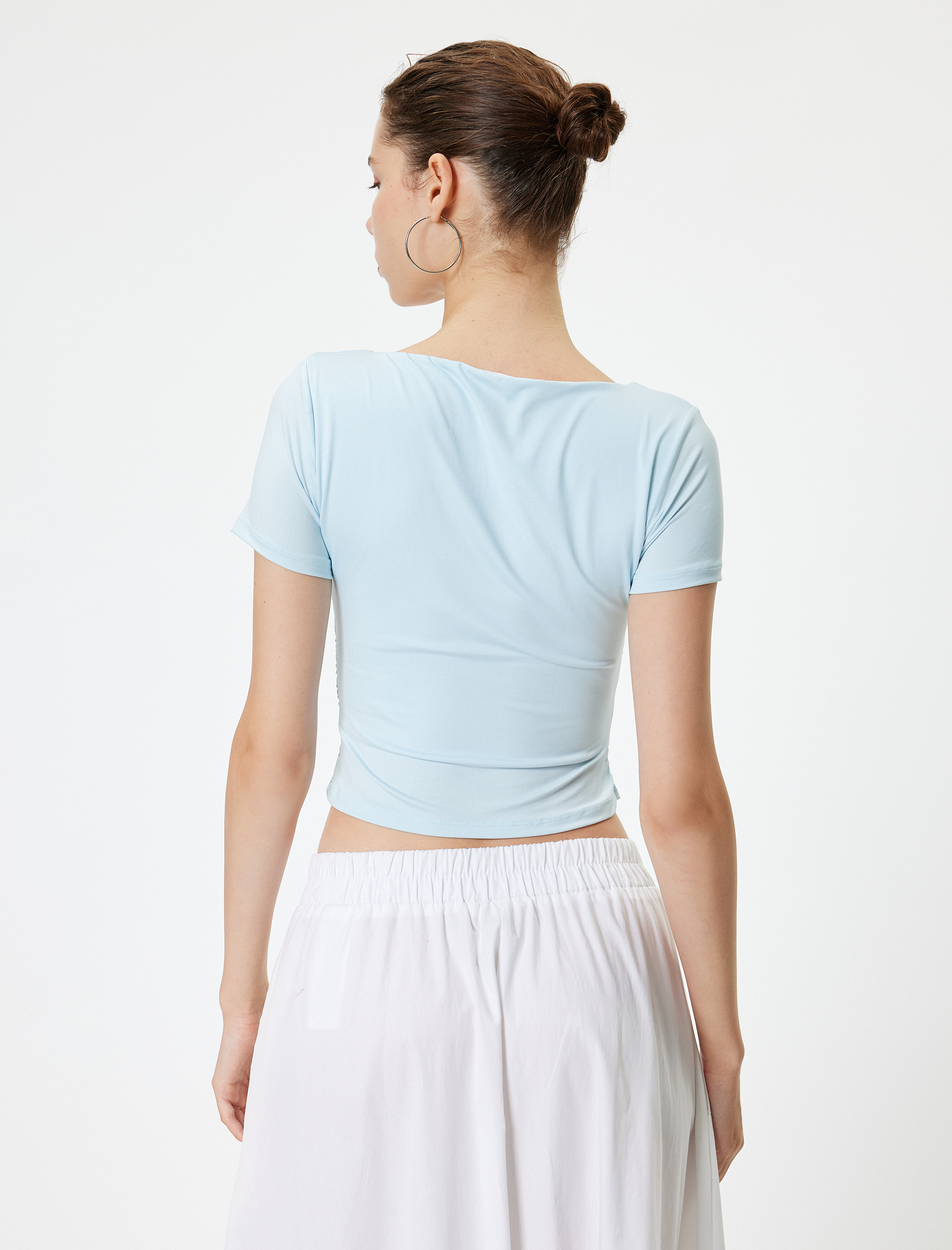   Basic Tişört U Yaka Slim Fit Kısa Kollu Drapeli