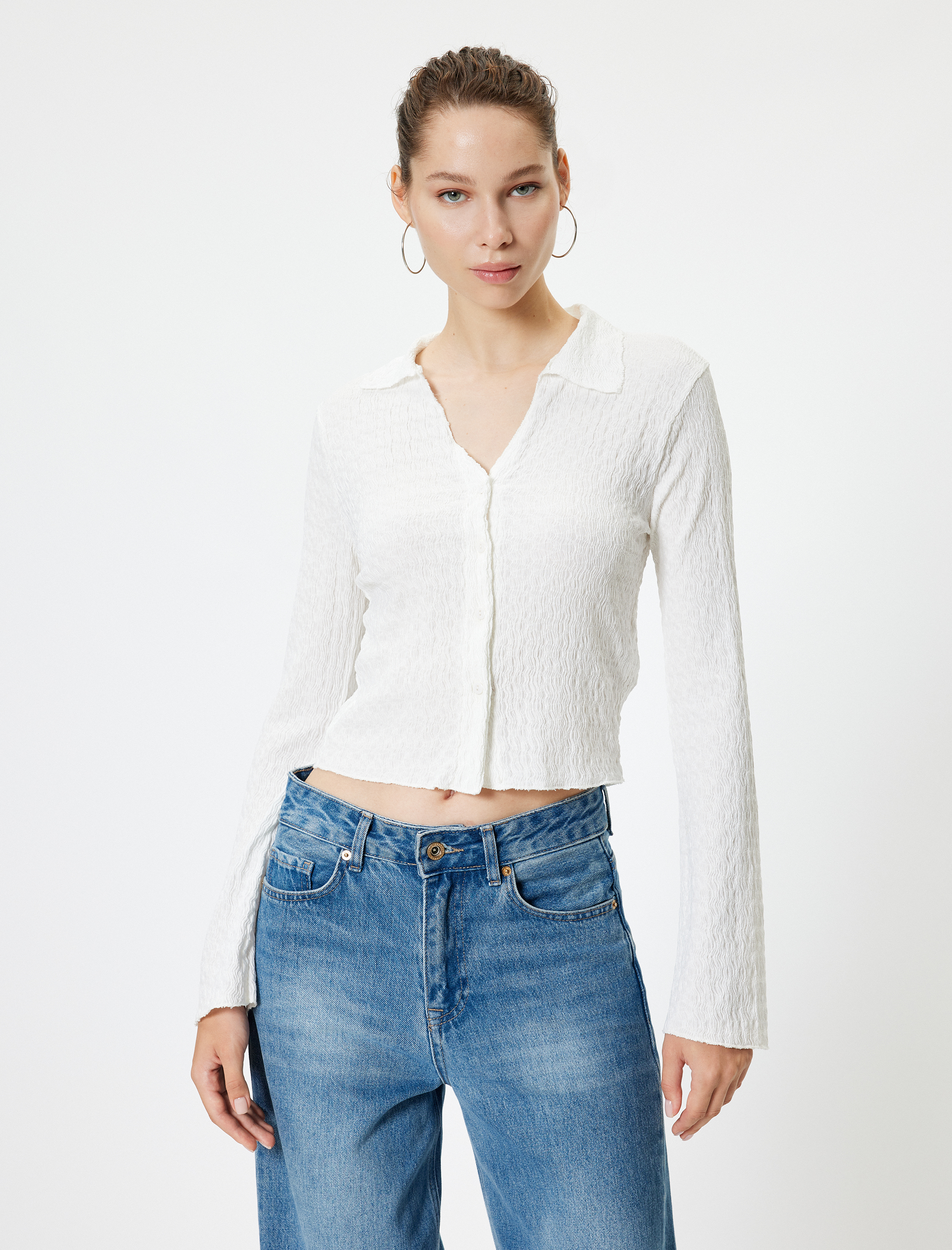   Uzun Kollu Dokulu Düğmeli Gömlek Yaka Tişört Bürümcük