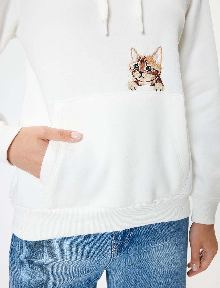   Oversize Kapüşonlu Sweatshirt Cep Detaylı Kedi Nakışlı