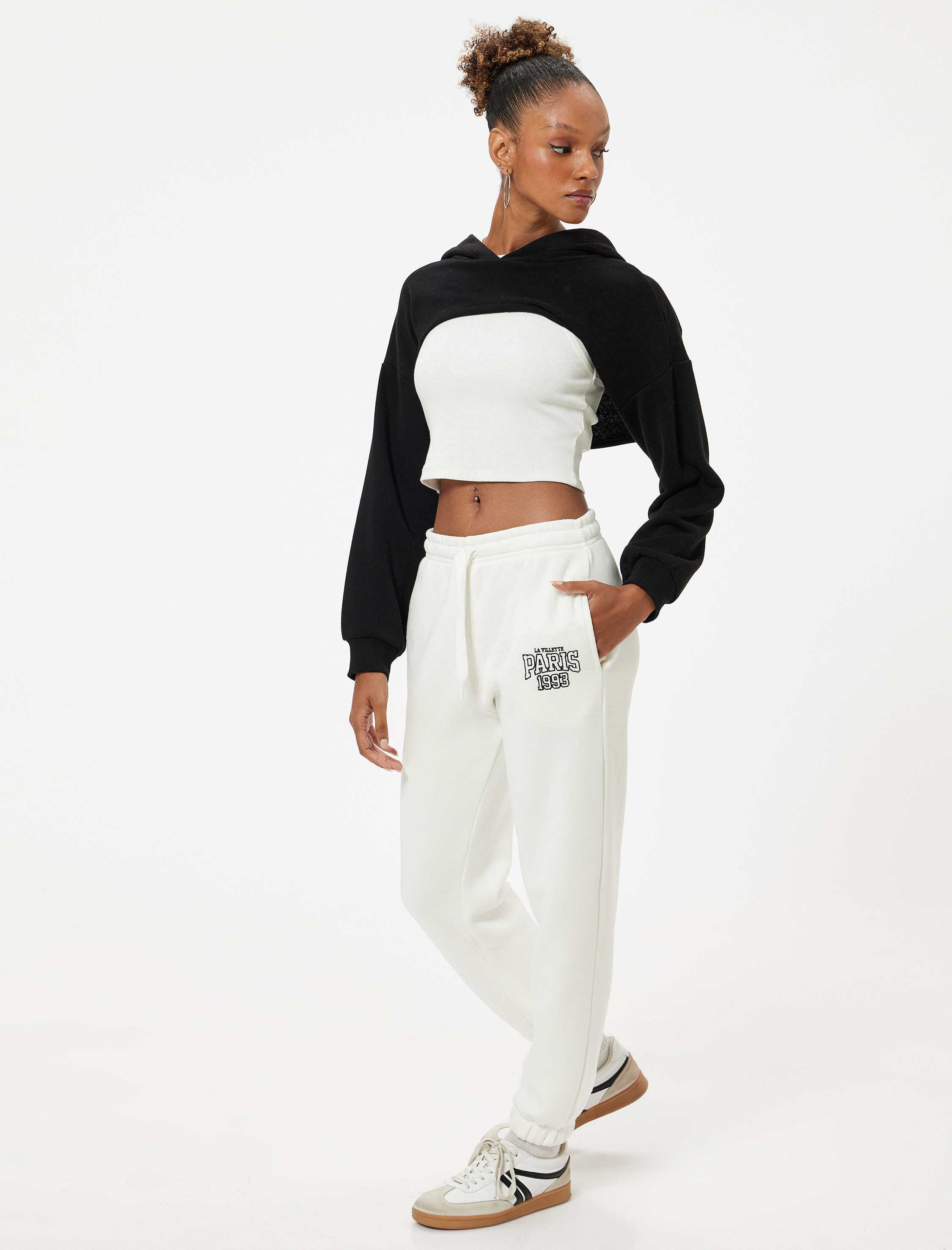   Şardonlu Jogger Eşofman Altı Beli Bağcıklı Kolej İşlemeli Cepli Rahat Kalıp